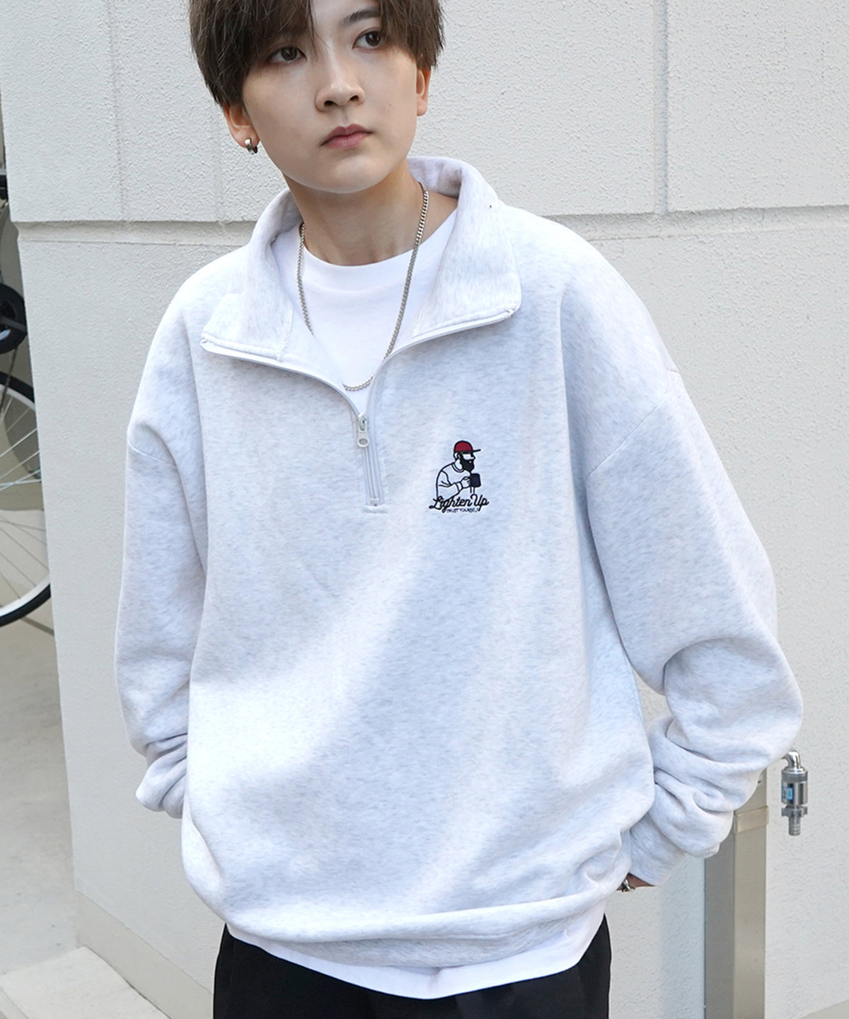 ヒゲオジサン刺繡B ワンポイント刺繍ロゴ ビッグシルエット 裏起毛プルオーバーハーフジップスウェット