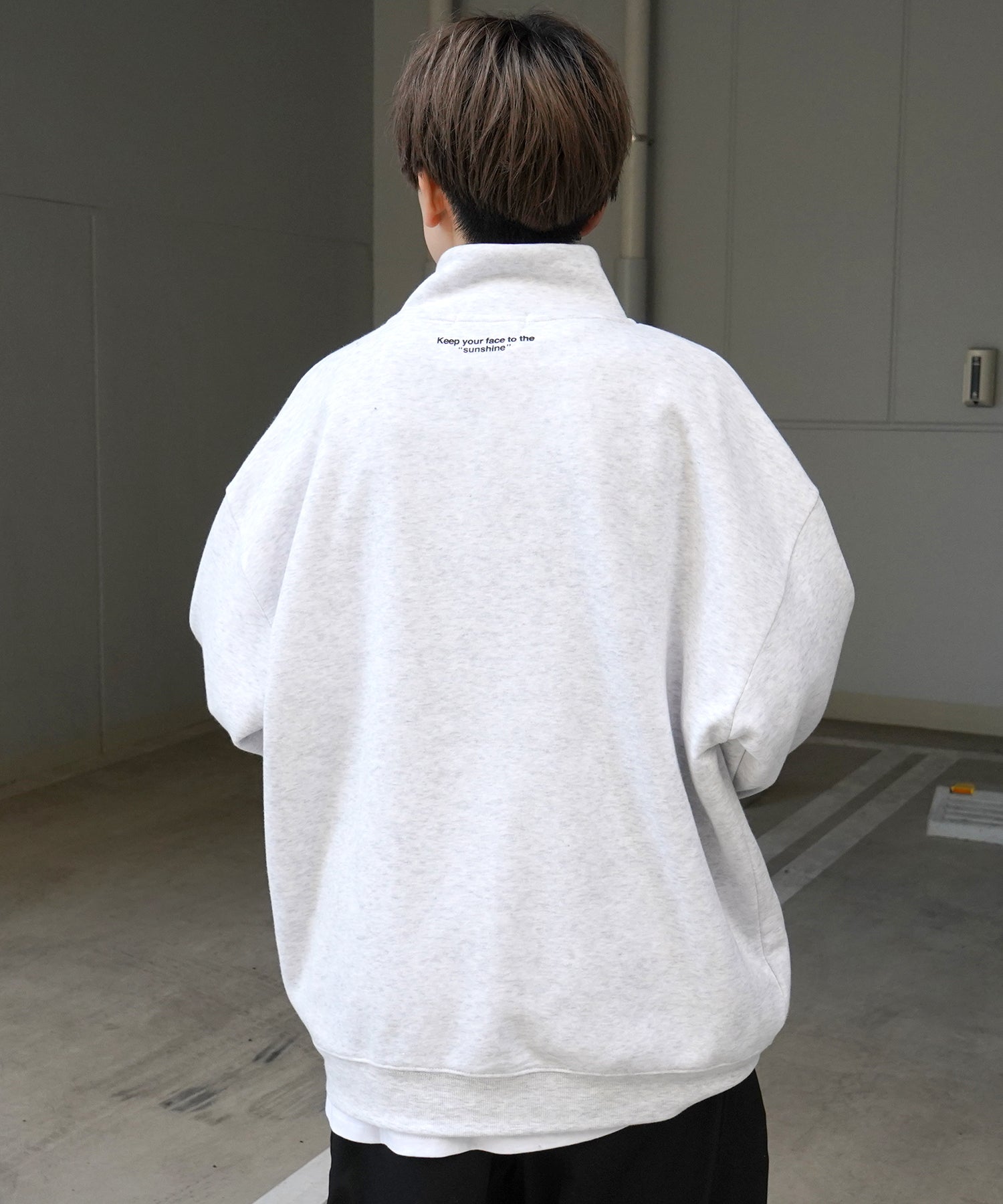ウォーキング刺繡B ワンポイント刺繍ロゴ ビッグシルエット 裏起毛プルオーバーハーフジップスウェット