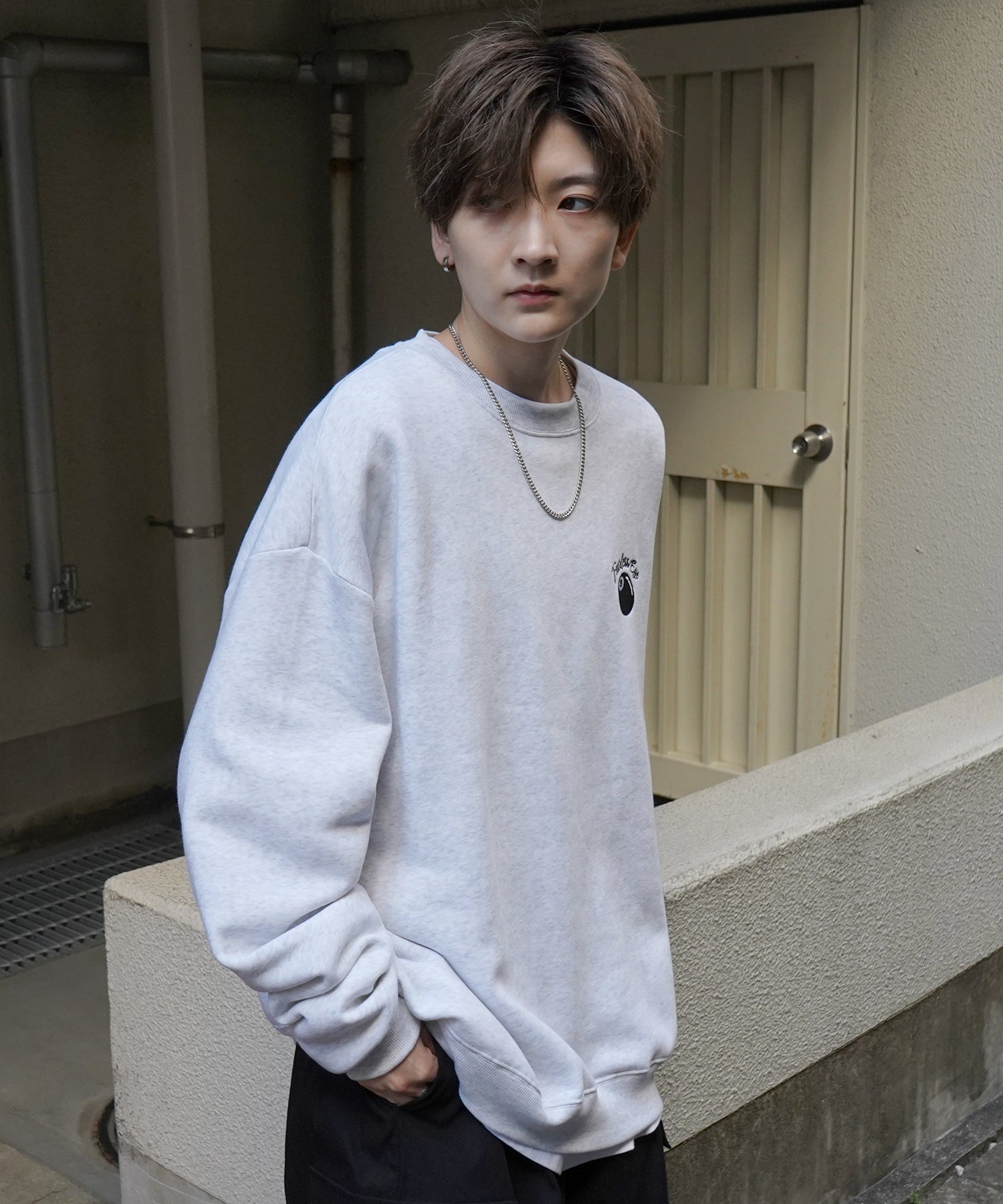 8ボール / ダイス ワンポイント刺繍ロゴ ビッグシルエット プルオーバースウェット