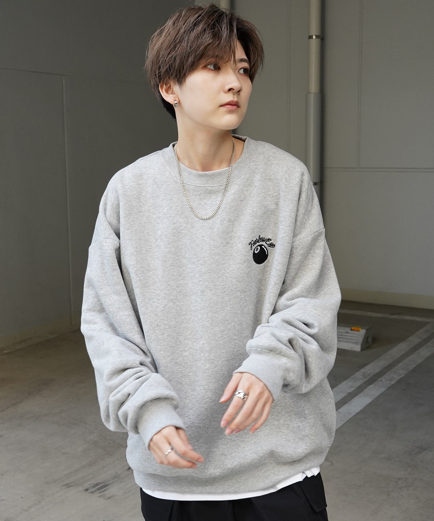 8ボール / ダイス ワンポイント刺繍ロゴ ビッグシルエット プルオーバースウェット