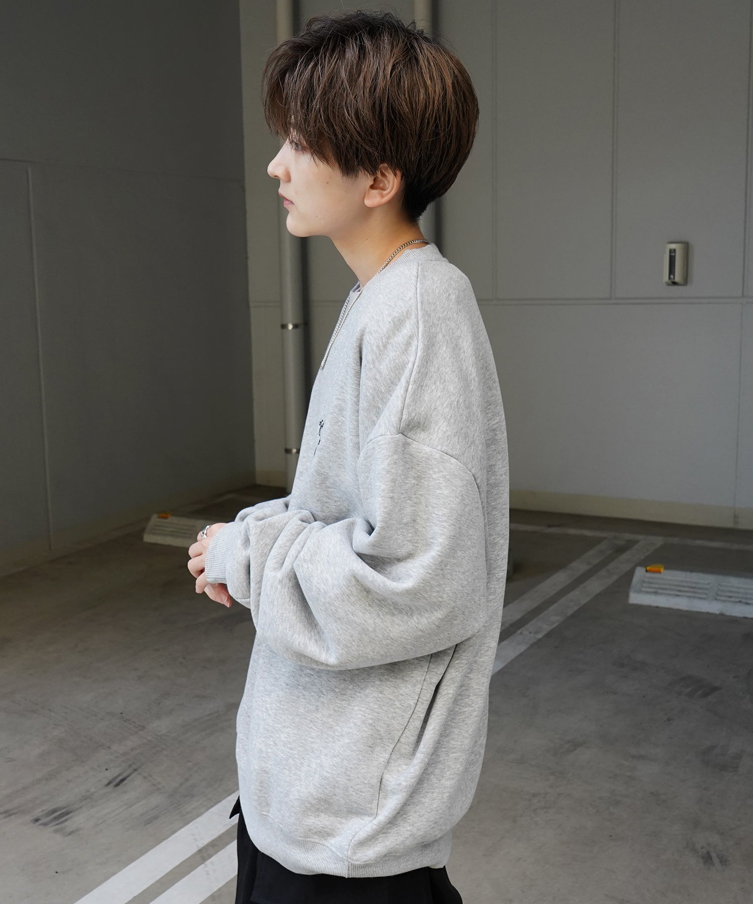 8ボール / ダイス ワンポイント刺繍ロゴ ビッグシルエット プルオーバースウェット