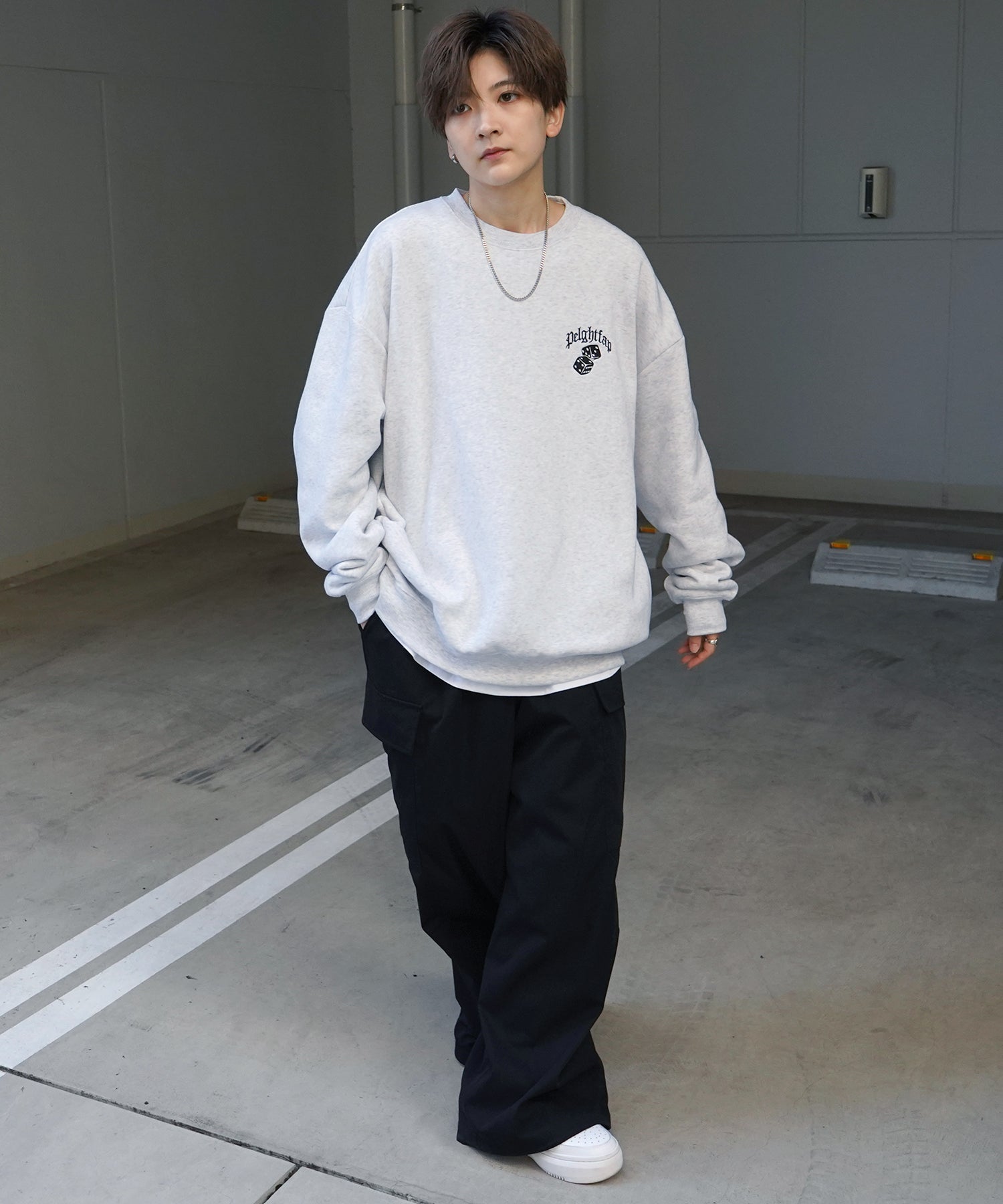 8ボール / ダイス ワンポイント刺繍ロゴ ビッグシルエット プルオーバースウェット