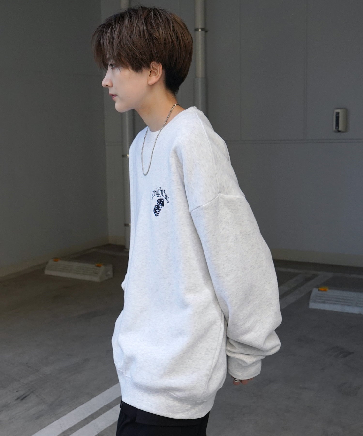 8ボール / ダイス ワンポイント刺繍ロゴ ビッグシルエット プルオーバースウェット