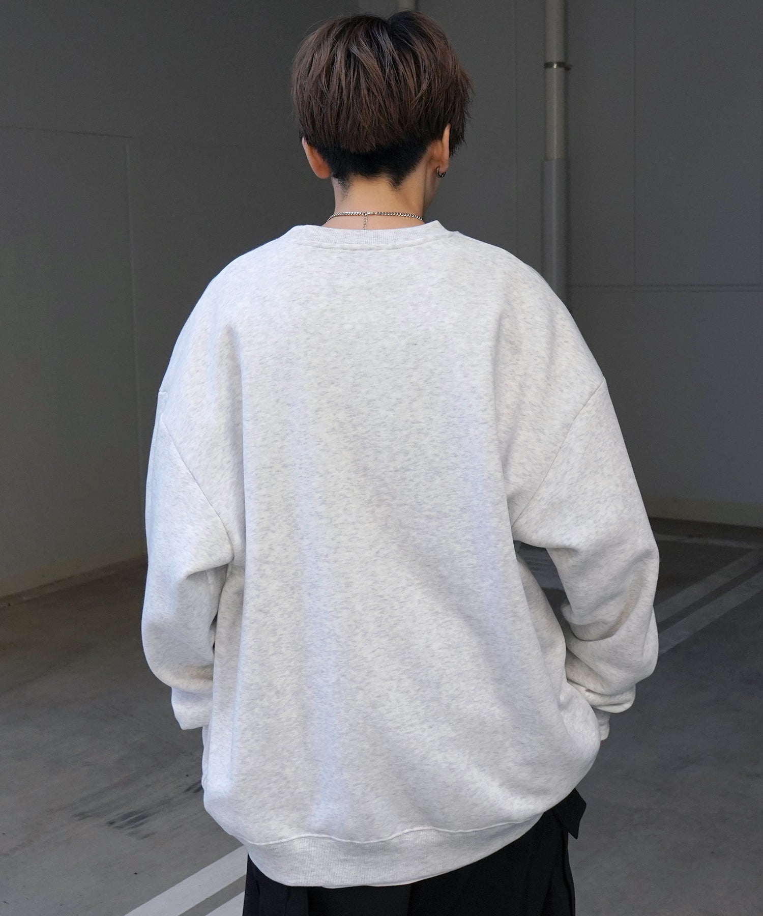 8ボール / ダイス ワンポイント刺繍ロゴ ビッグシルエット プルオーバースウェット