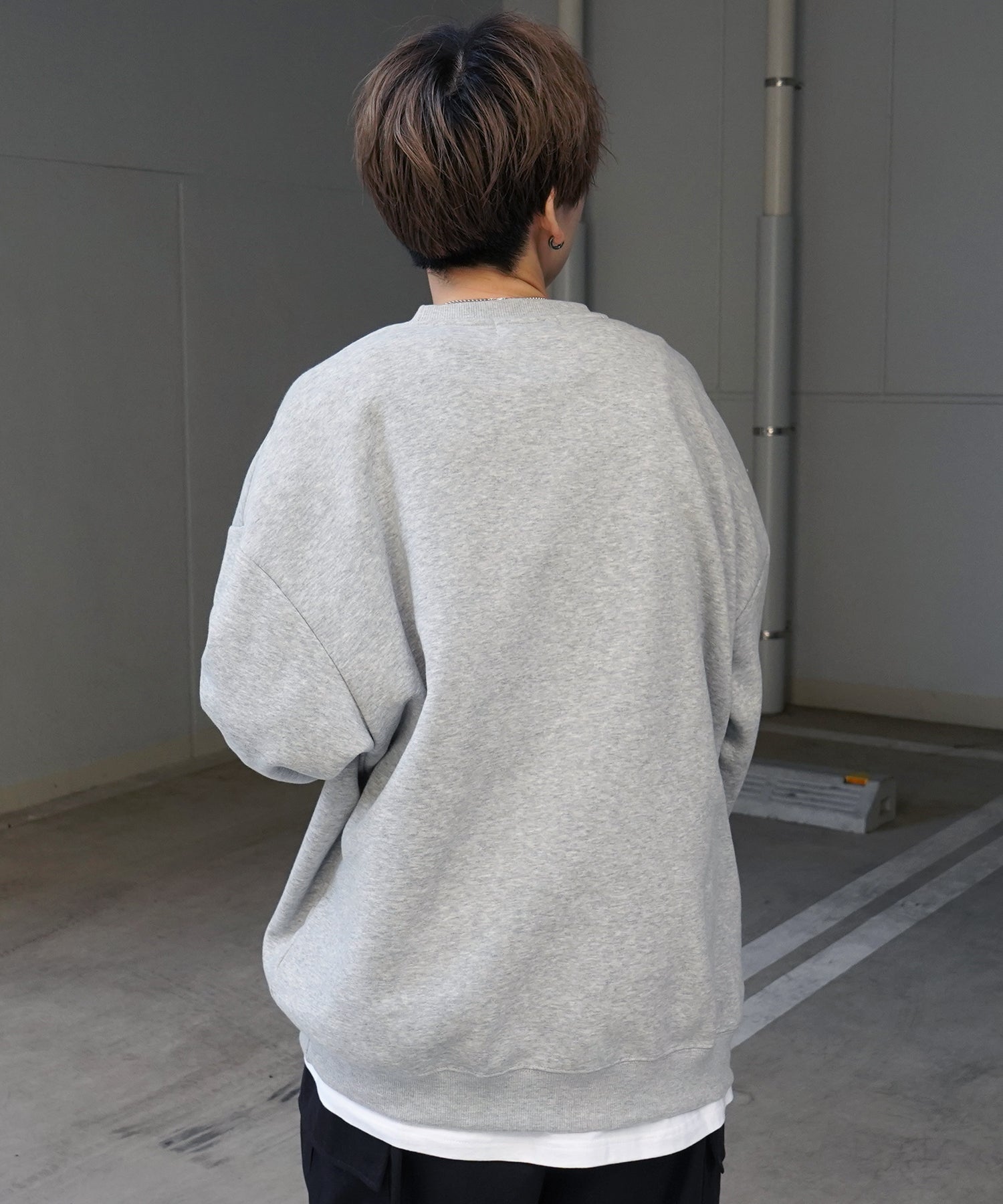 8ボール / ダイス ワンポイント刺繍ロゴ ビッグシルエット プルオーバースウェット