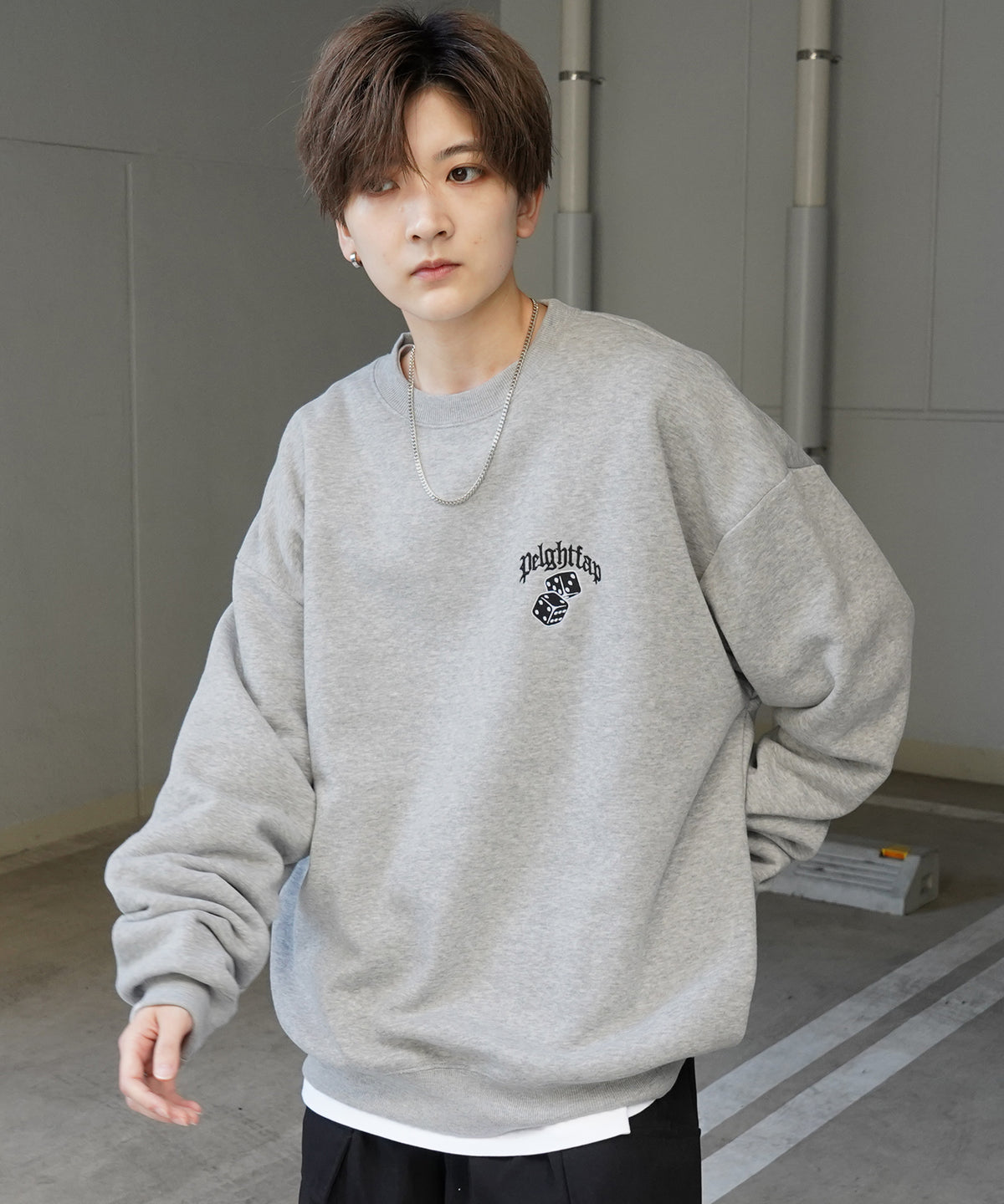 8ボール / ダイス ワンポイント刺繍ロゴ ビッグシルエット プルオーバースウェット