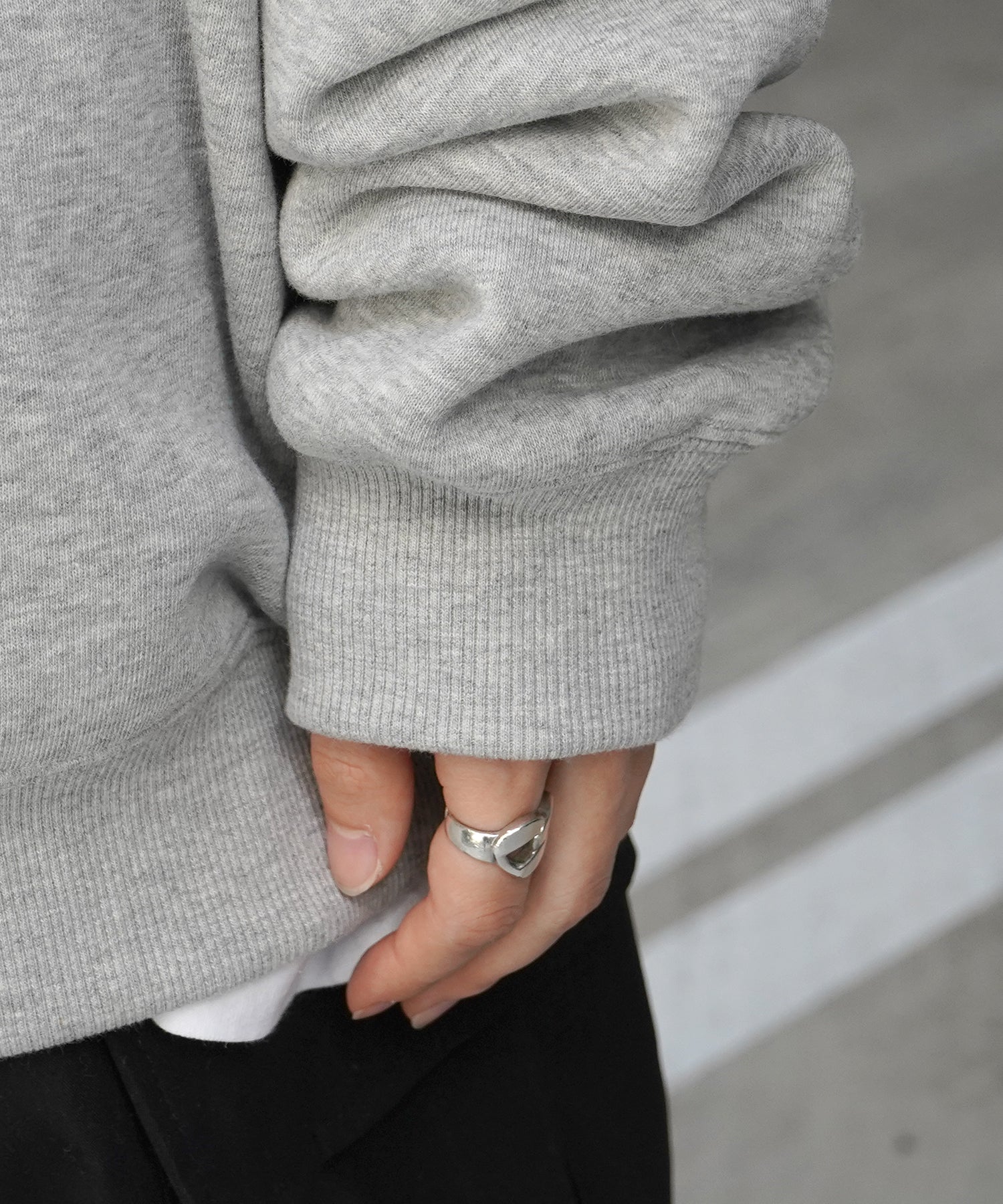 8ボール / ダイス ワンポイント刺繍ロゴ ビッグシルエット プルオーバースウェット