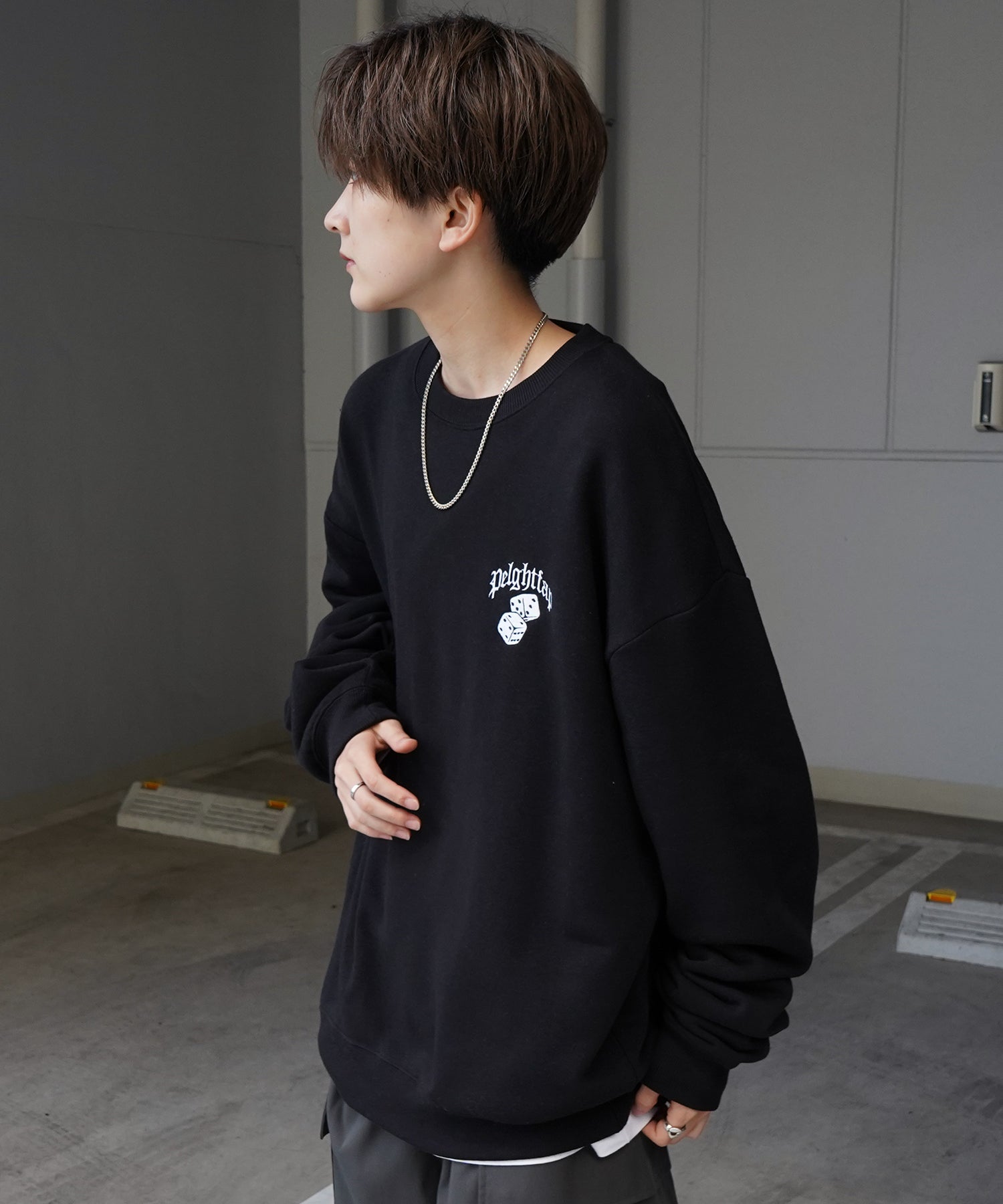 8ボール / ダイス ワンポイント刺繍ロゴ ビッグシルエット プルオーバースウェット