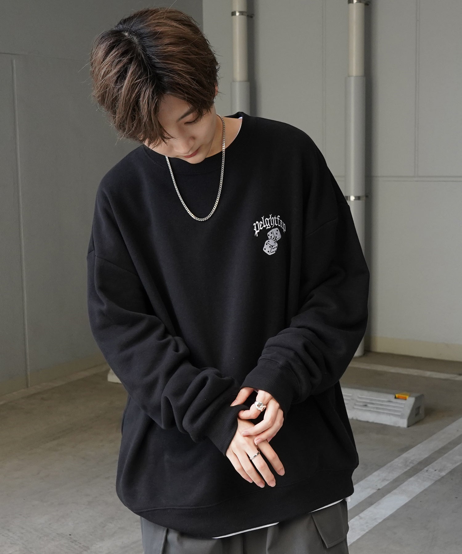 8ボール / ダイス ワンポイント刺繍ロゴ ビッグシルエット プルオーバースウェット