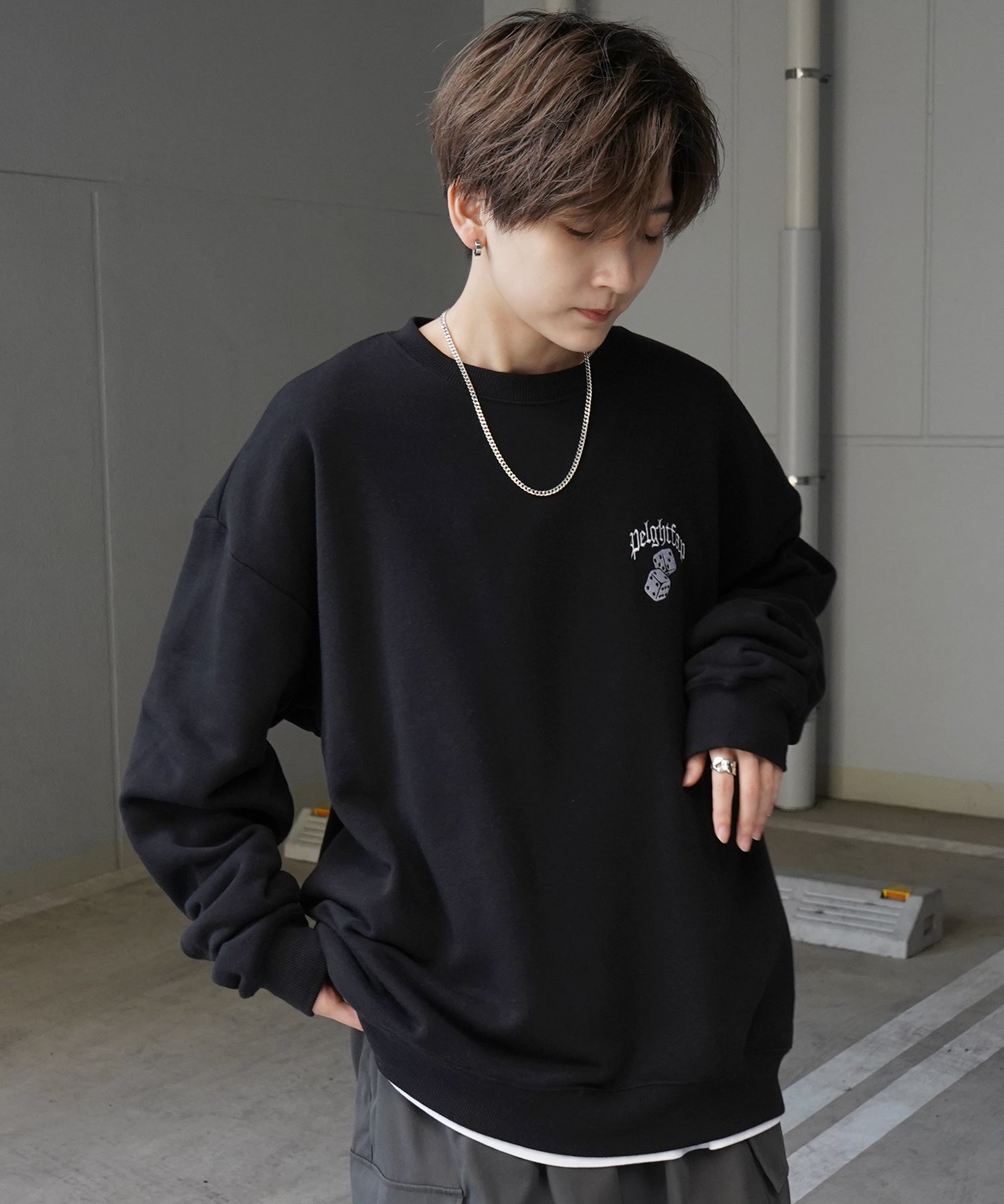 8ボール / ダイス ワンポイント刺繍ロゴ ビッグシルエット プルオーバースウェット