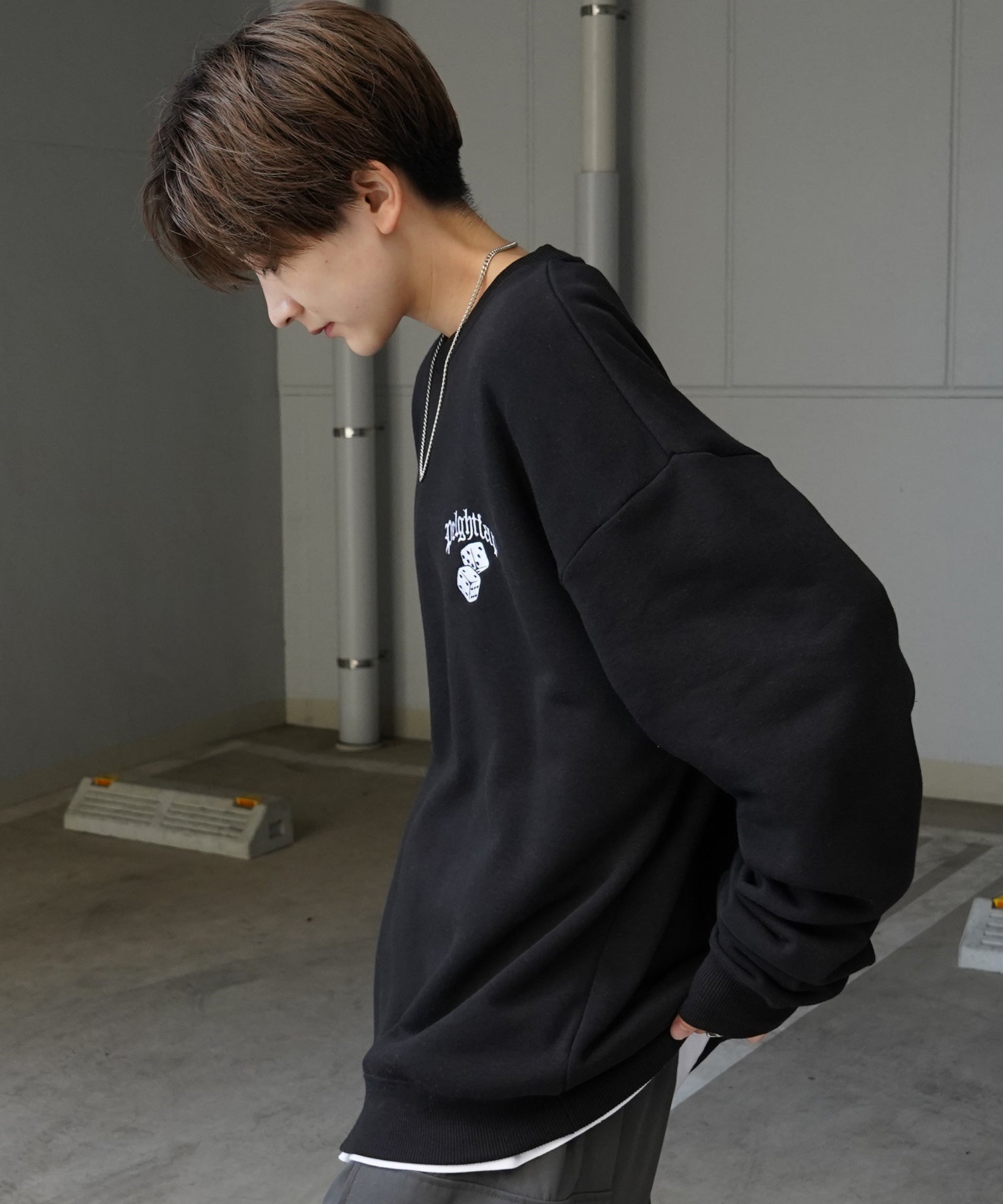 8ボール / ダイス ワンポイント刺繍ロゴ ビッグシルエット プルオーバースウェット