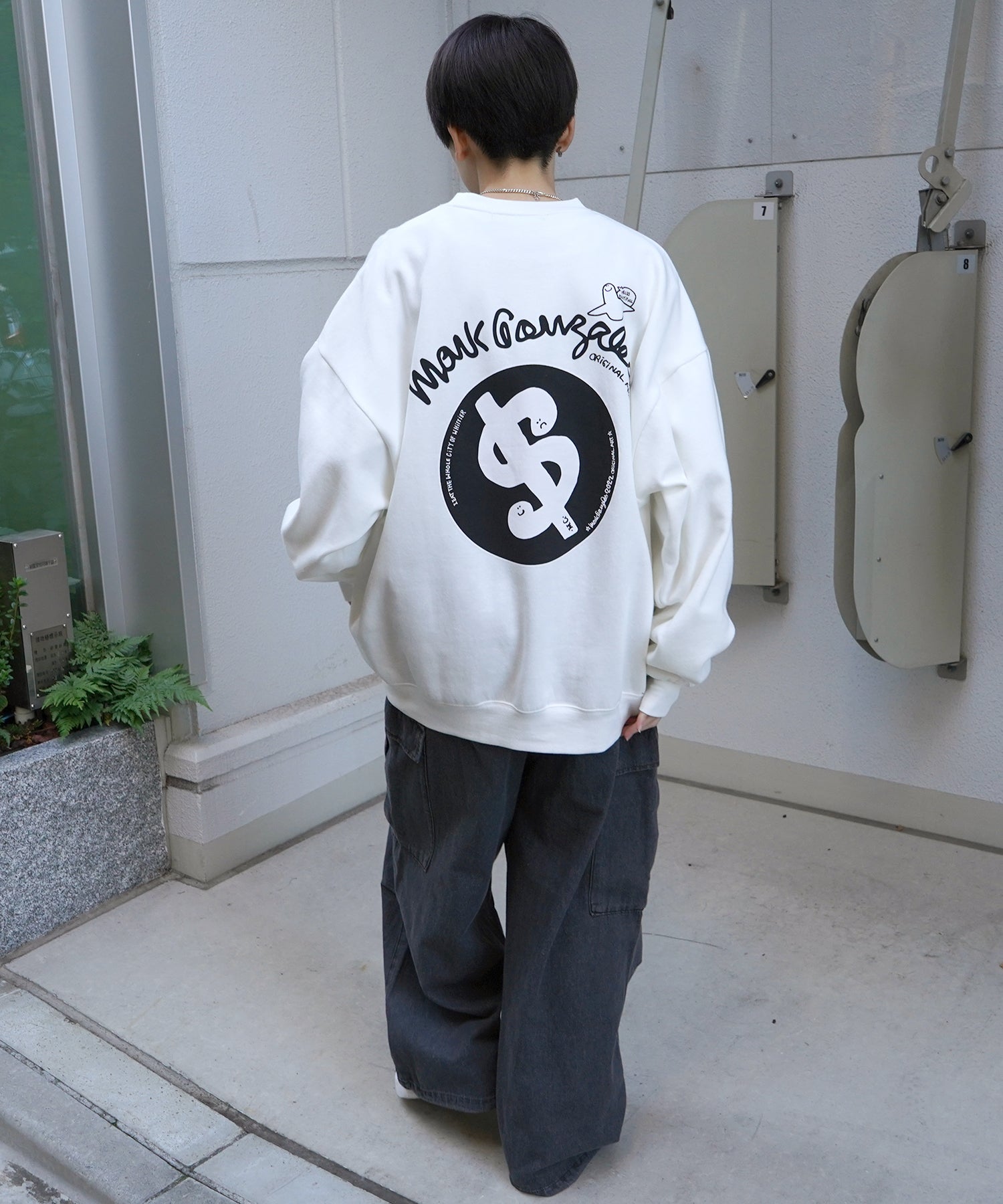 【MARK GONZALES ARTWORK COLLECTION / マーク ゴンザレス】別注 ビッグシルエット イラストバックプリント プルオーバースウェット