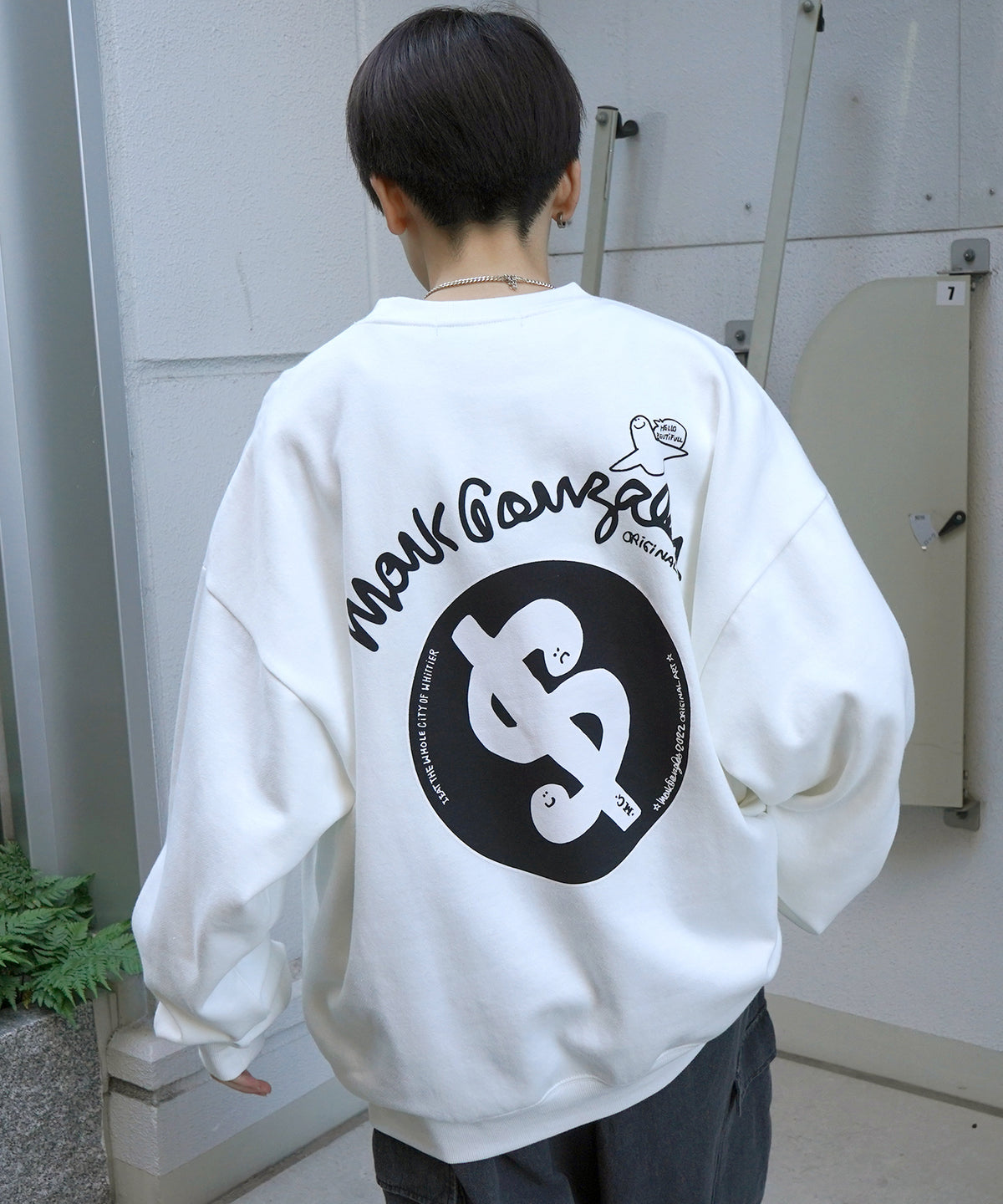 【MARK GONZALES ARTWORK COLLECTION / マーク ゴンザレス】別注 ビッグシルエット イラストバックプリント プルオーバースウェット