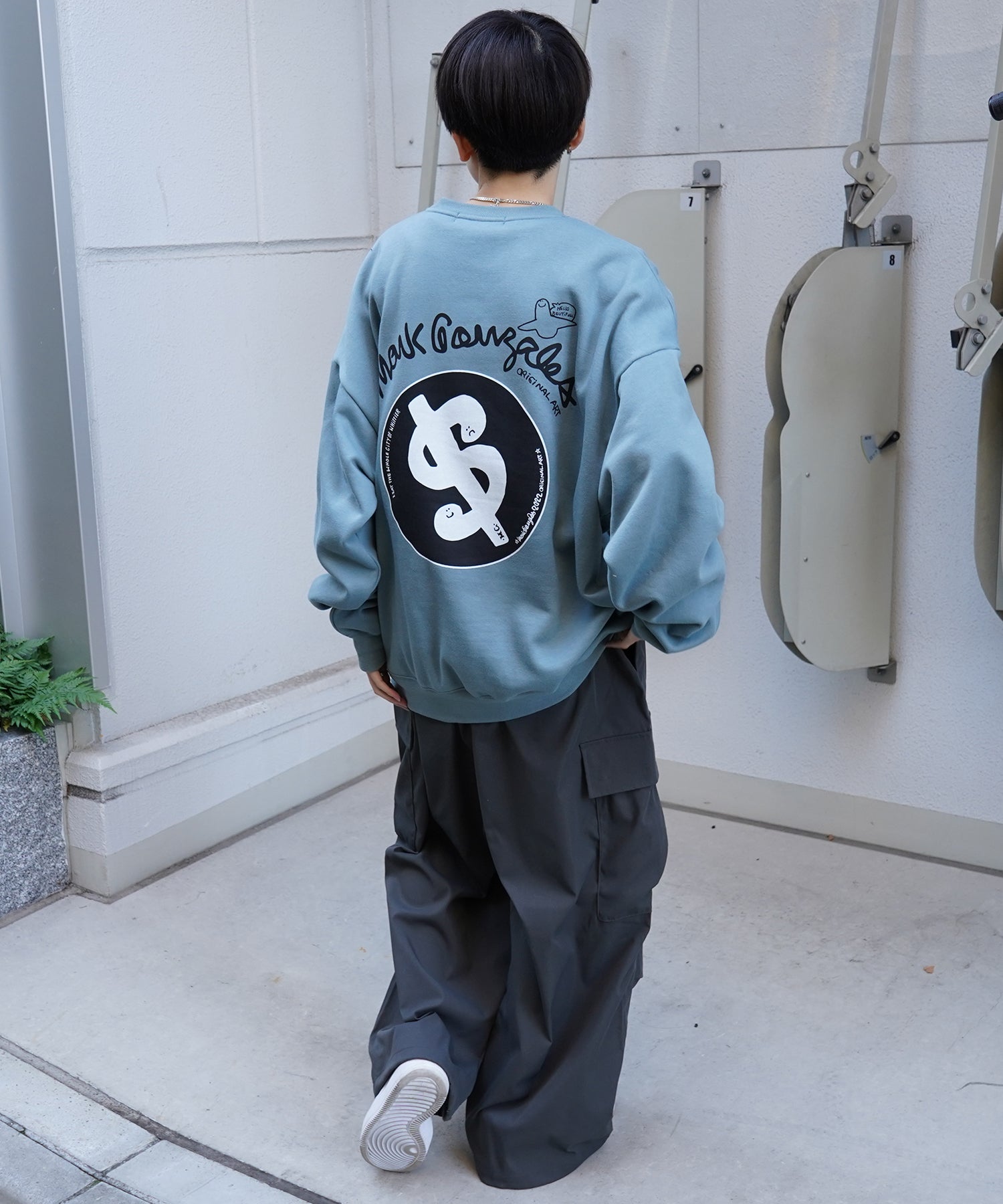 【MARK GONZALES ARTWORK COLLECTION / マーク ゴンザレス】別注 ビッグシルエット イラストバックプリント プルオーバースウェット