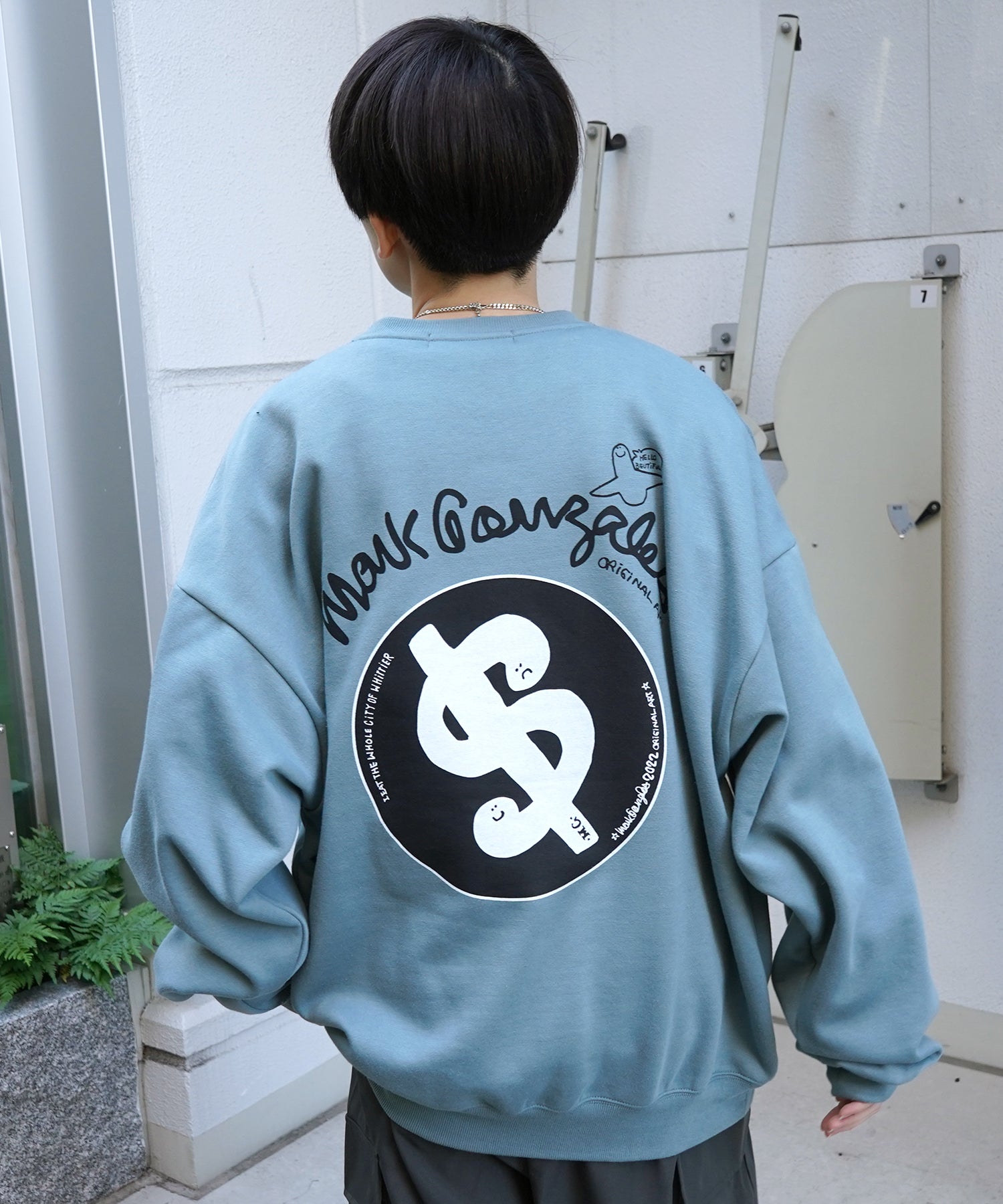 【MARK GONZALES ARTWORK COLLECTION / マーク ゴンザレス】別注 ビッグシルエット イラストバックプリント プルオーバースウェット
