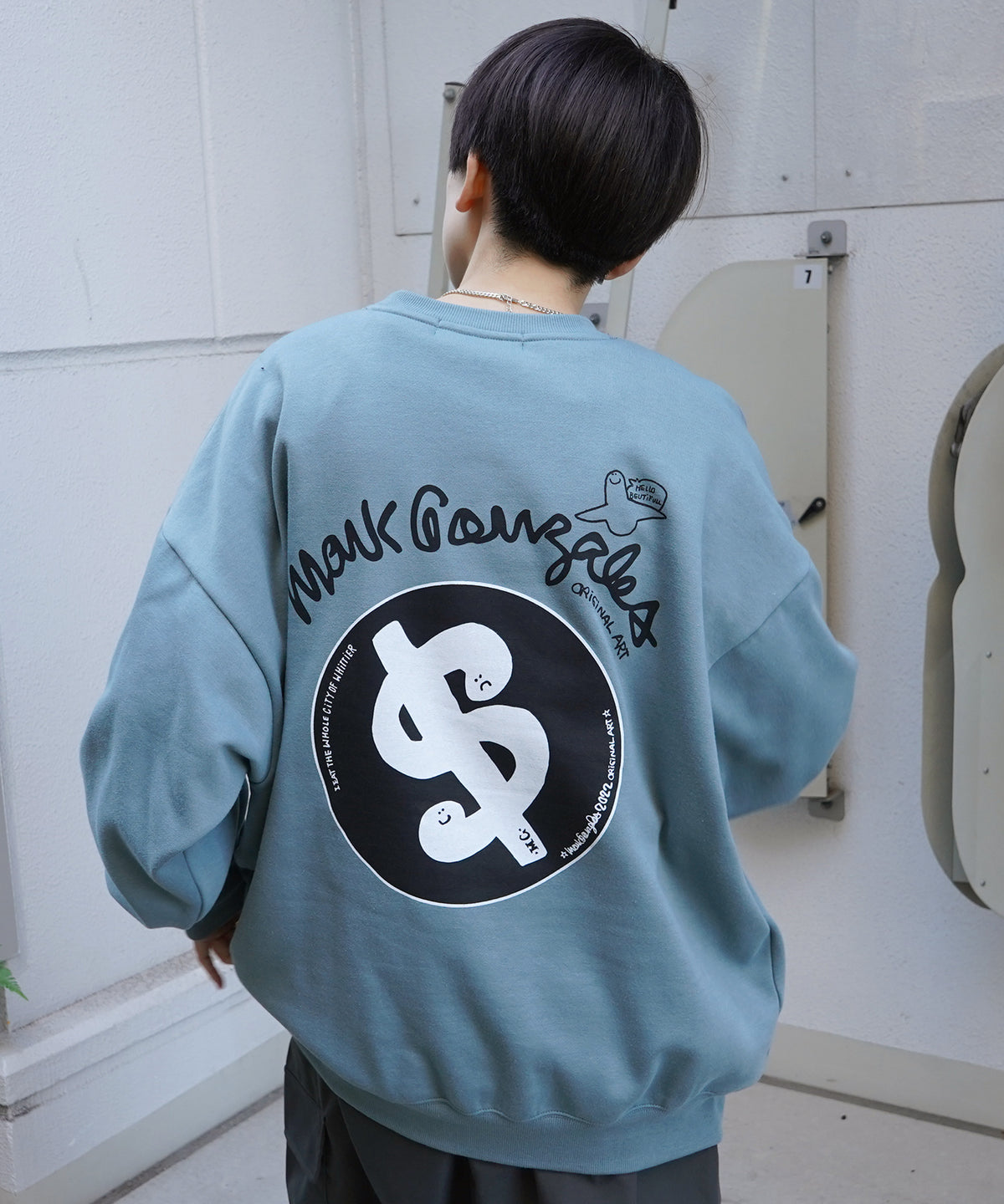 【MARK GONZALES ARTWORK COLLECTION / マーク ゴンザレス】別注 ビッグシルエット イラストバックプリント プルオーバースウェット