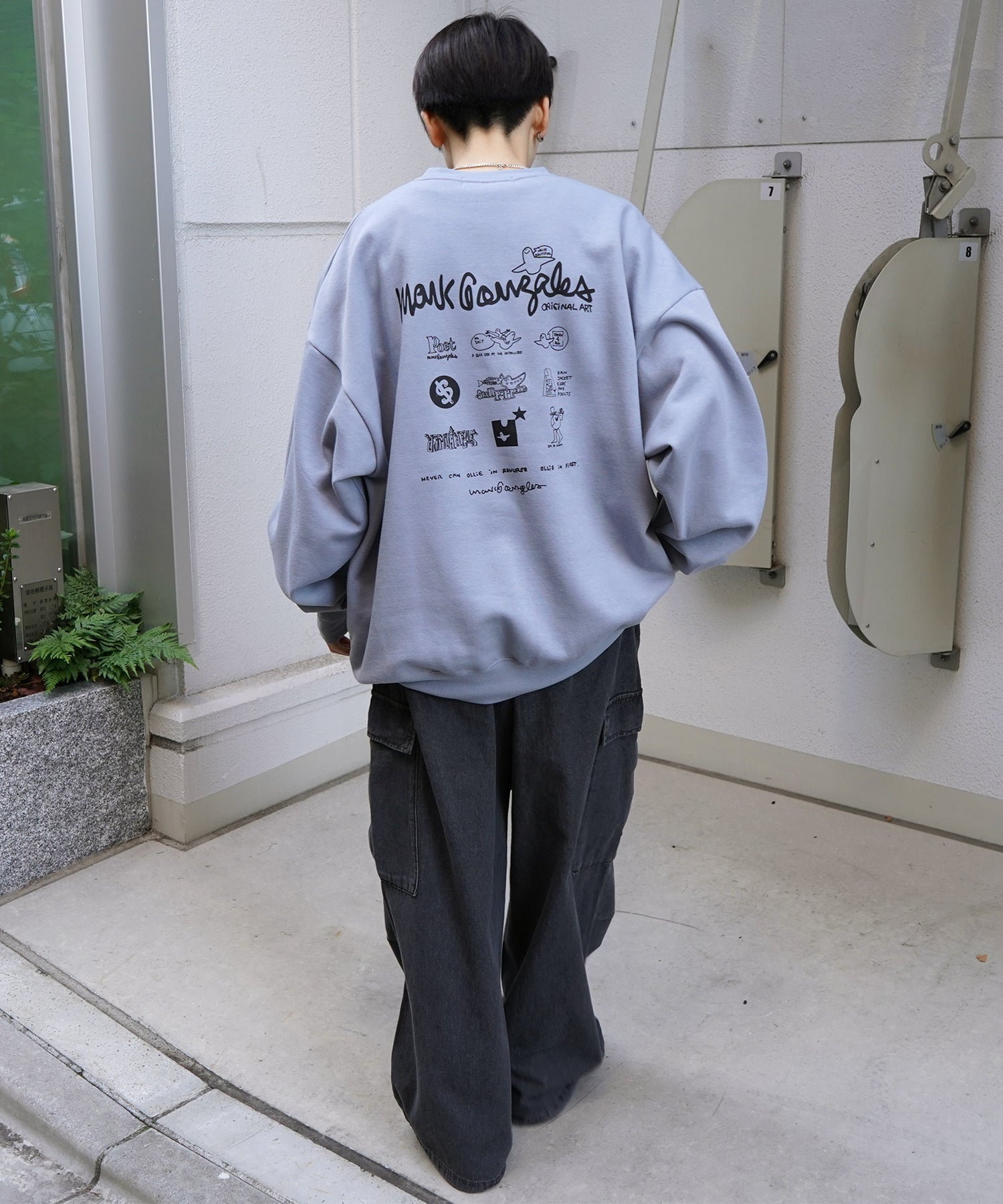 【MARK GONZALES ARTWORK COLLECTION / マーク ゴンザレス】別注 ビッグシルエット イラストバックプリント プルオーバースウェット