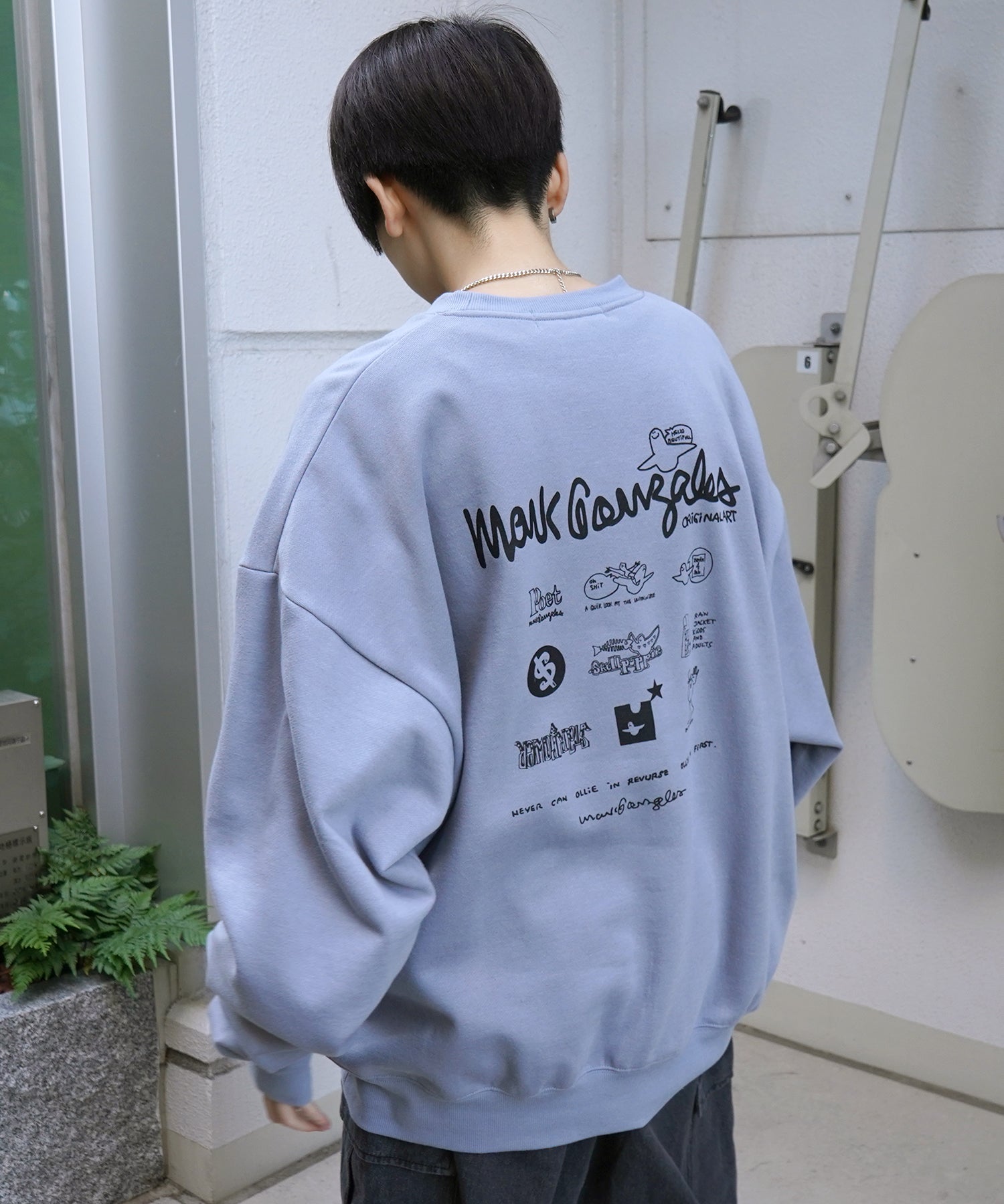 【MARK GONZALES ARTWORK COLLECTION / マーク ゴンザレス】別注 ビッグシルエット イラストバックプリント プルオーバースウェット
