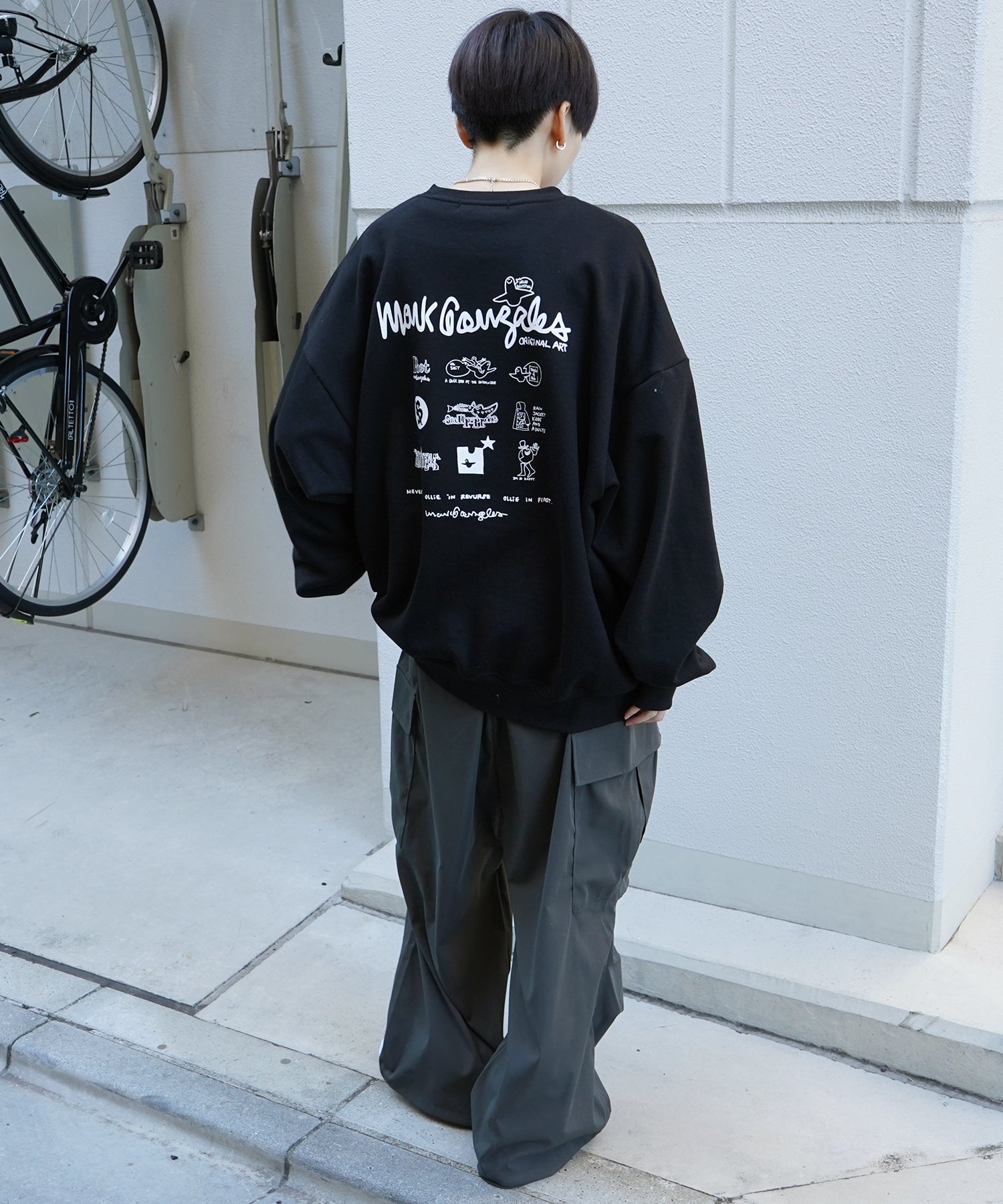 【MARK GONZALES ARTWORK COLLECTION / マーク ゴンザレス】別注 ビッグシルエット イラストバックプリント プルオーバースウェット