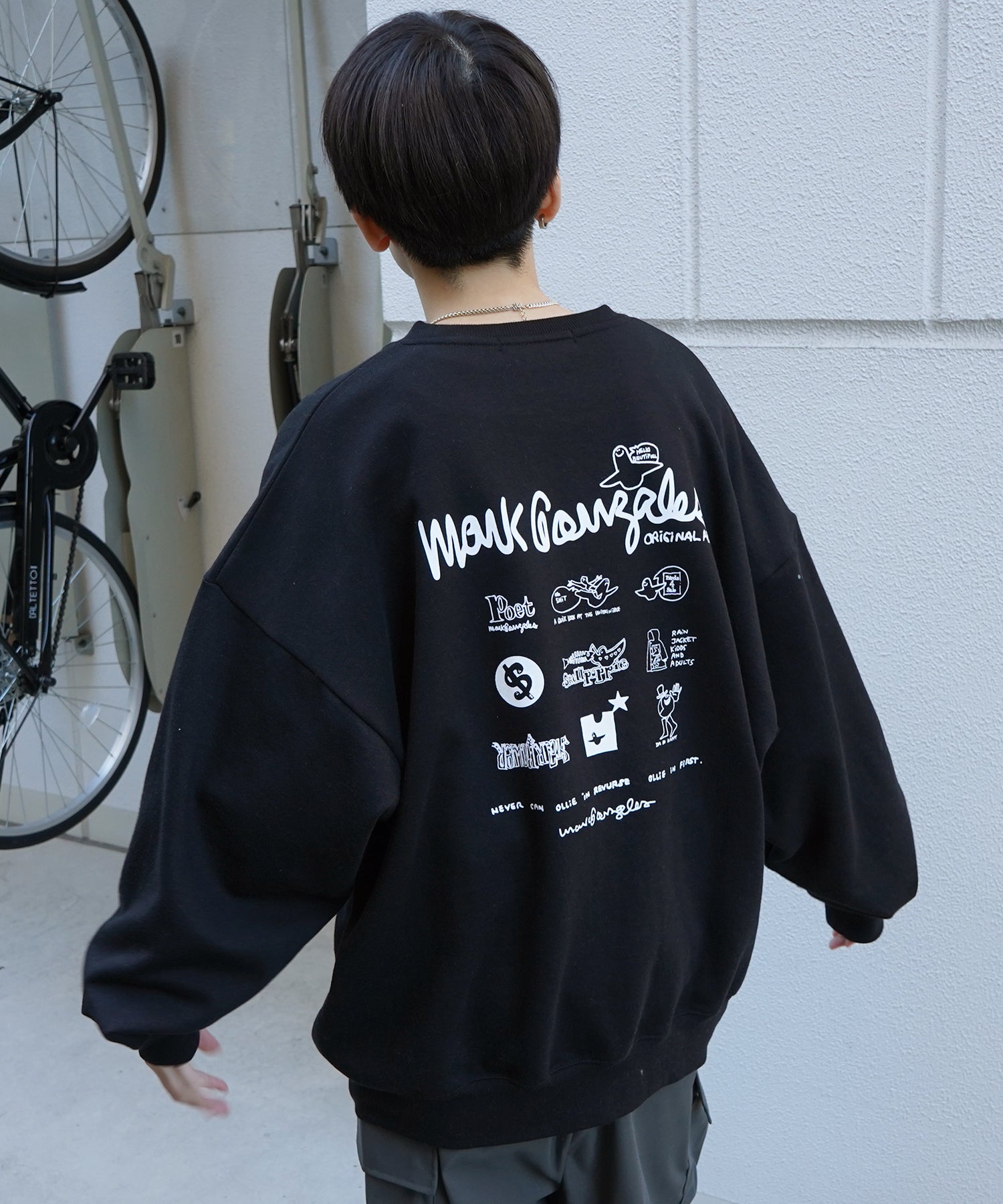 【MARK GONZALES ARTWORK COLLECTION / マーク ゴンザレス】別注 ビッグシルエット イラストバックプリント プルオーバースウェット