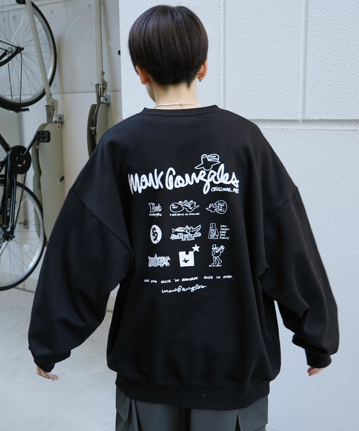 【MARK GONZALES ARTWORK COLLECTION / マーク ゴンザレス】別注 ビッグシルエット イラストバックプリント プルオーバースウェット