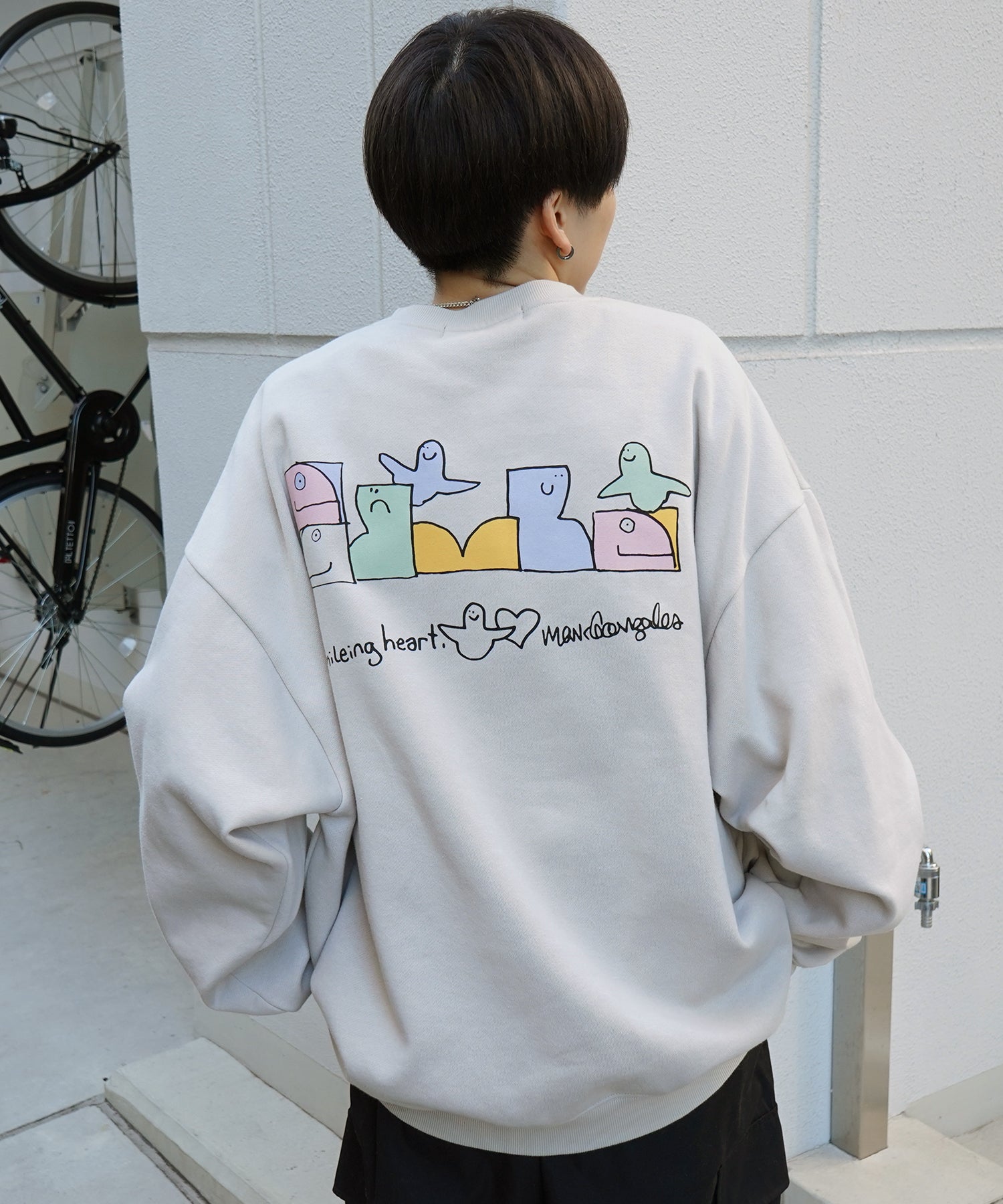 【MARK GONZALES ARTWORK COLLECTION / マーク ゴンザレス】別注 ビッグシルエット イラストバックプリント プルオーバースウェット