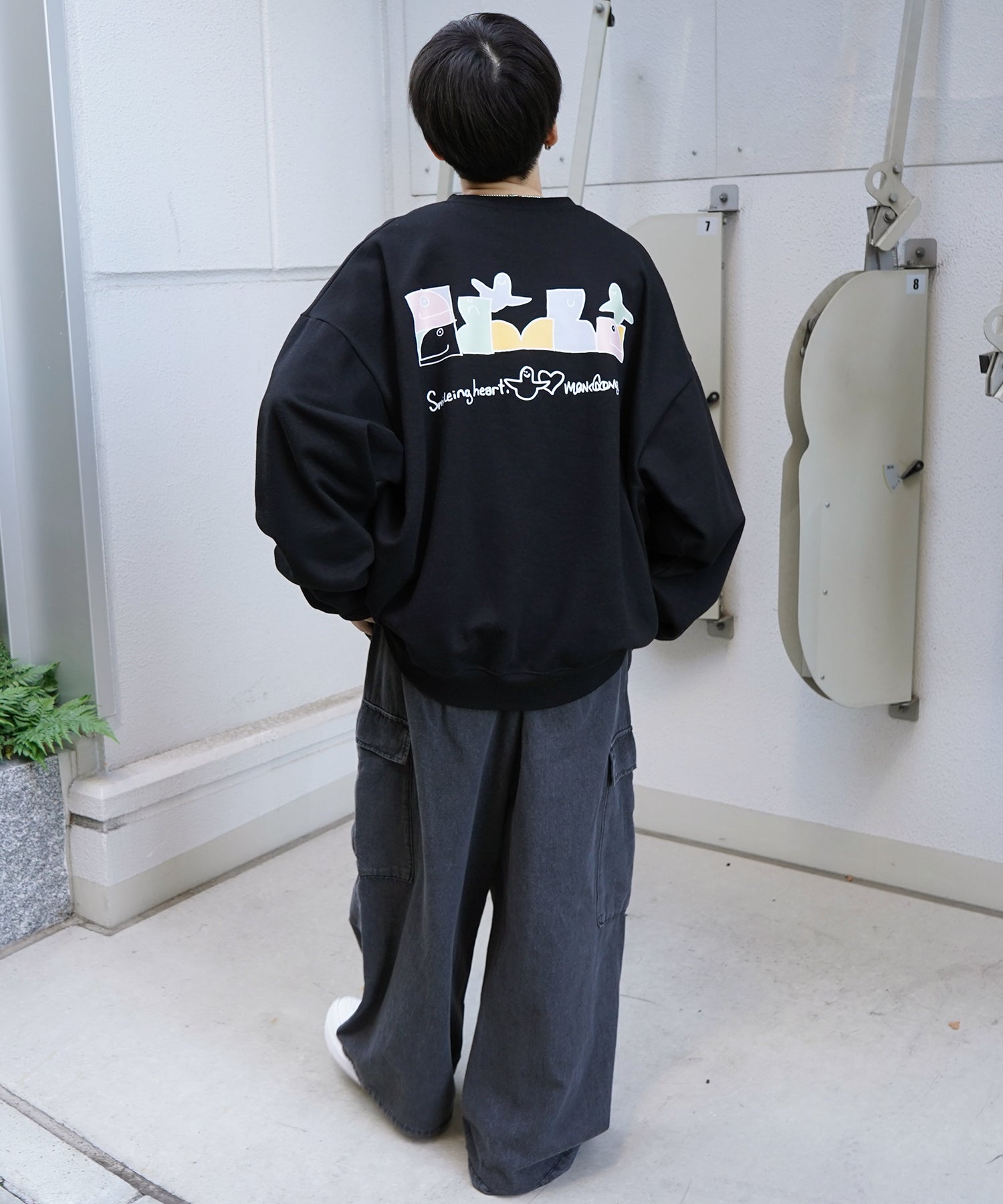 【MARK GONZALES ARTWORK COLLECTION / マーク ゴンザレス】別注 ビッグシルエット イラストバックプリント プルオーバースウェット