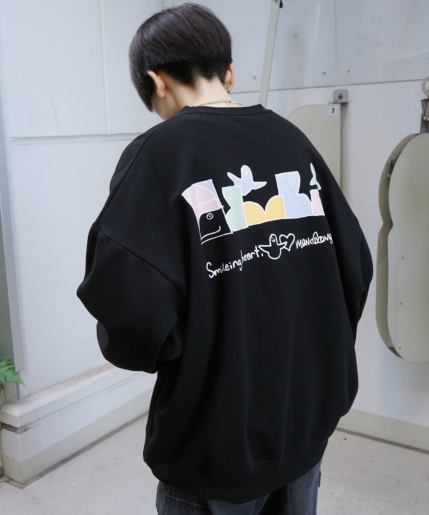 【MARK GONZALES ARTWORK COLLECTION / マーク ゴンザレス】別注 ビッグシルエット イラストバックプリント プルオーバースウェット