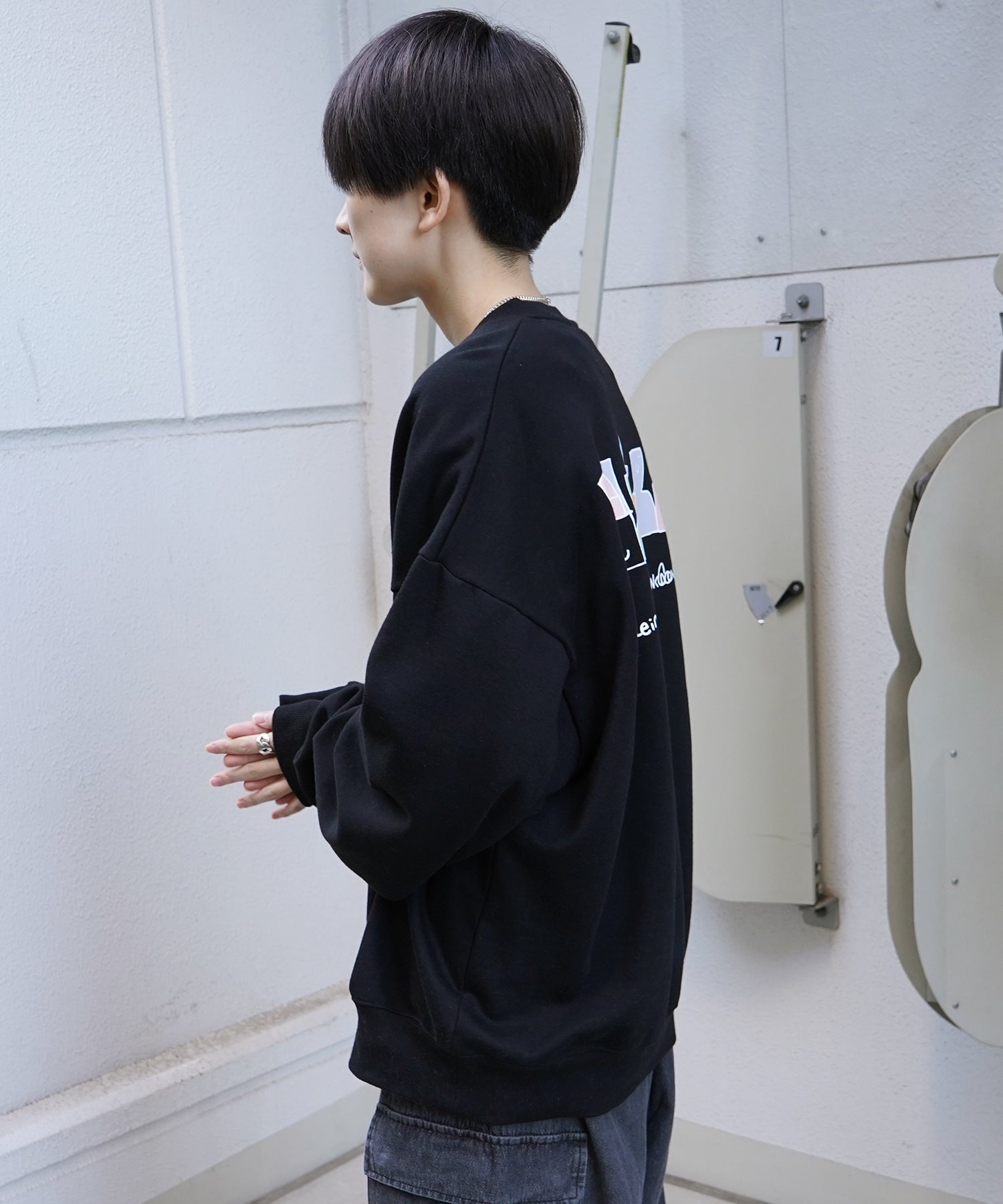 【MARK GONZALES ARTWORK COLLECTION / マーク ゴンザレス】別注 ビッグシルエット イラストバックプリント プルオーバースウェット