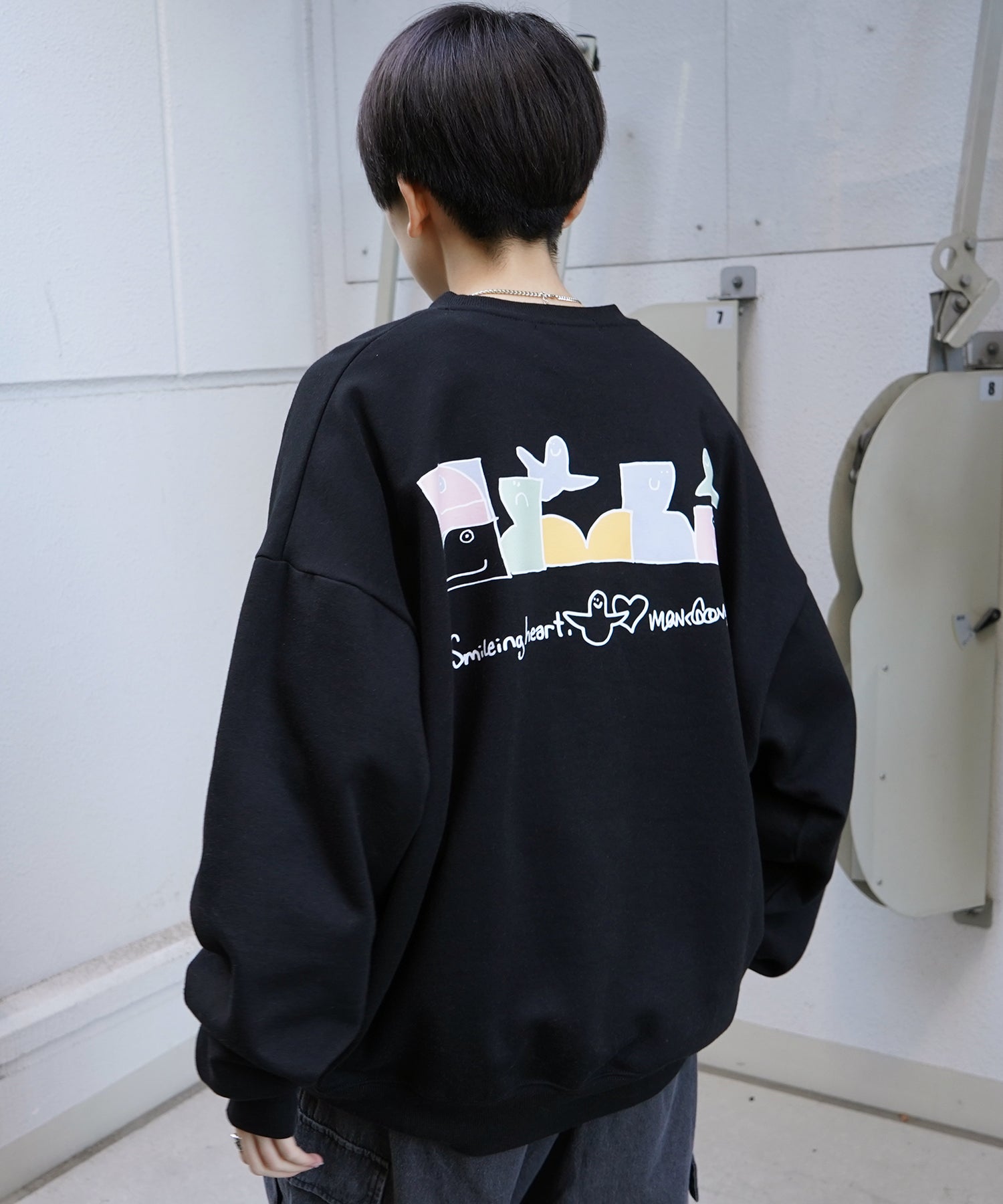 【MARK GONZALES ARTWORK COLLECTION / マーク ゴンザレス】別注 ビッグシルエット イラストバックプリント プルオーバースウェット