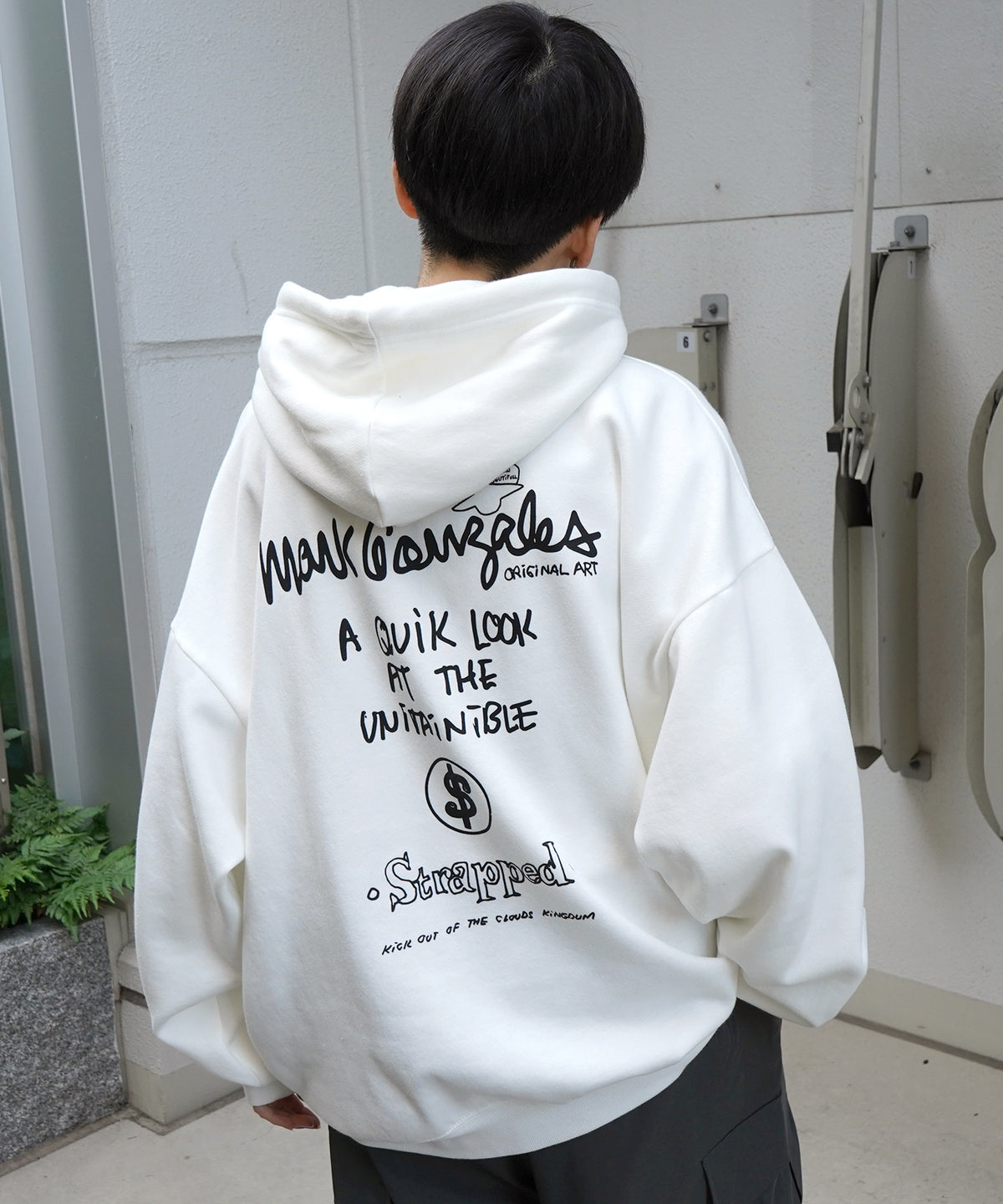 【MARK GONZALES ARTWORK COLLECTION / マーク ゴンザレス】別注 ビッグシルエット イラストバックプリント プルオーバーパーカー