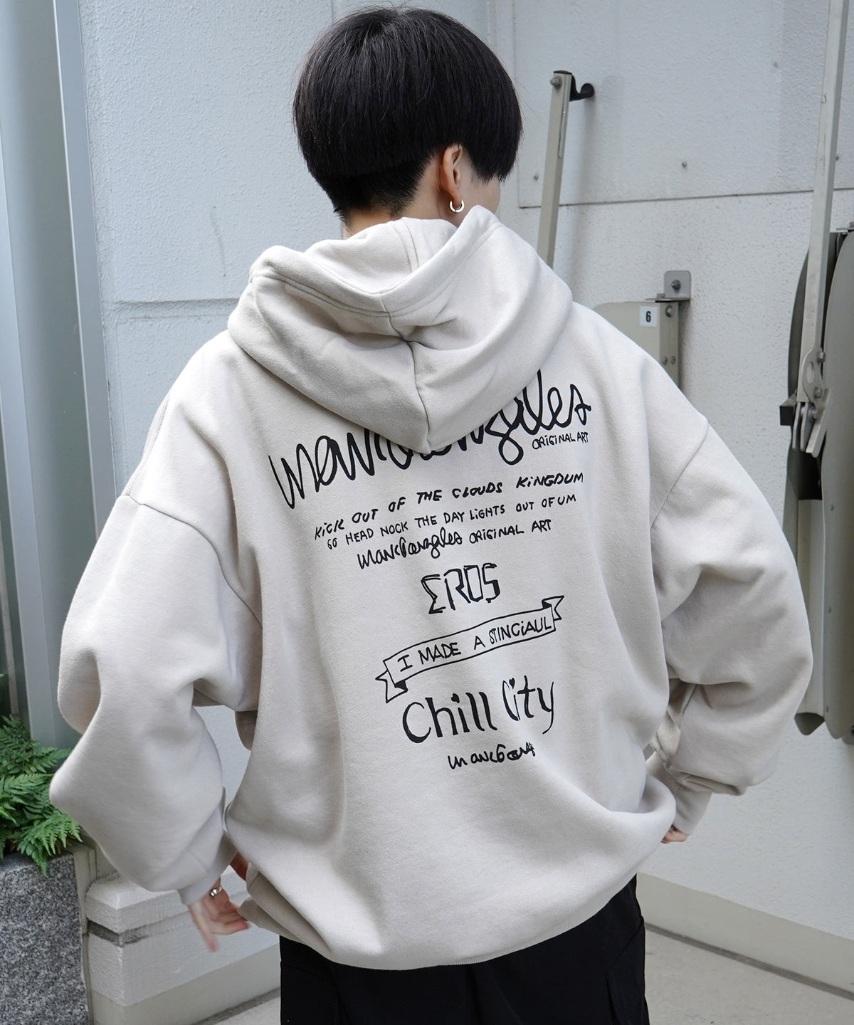 【MARK GONZALES ARTWORK COLLECTION / マーク ゴンザレス】別注 ビッグシルエット イラストバックプリント プルオーバーパーカー