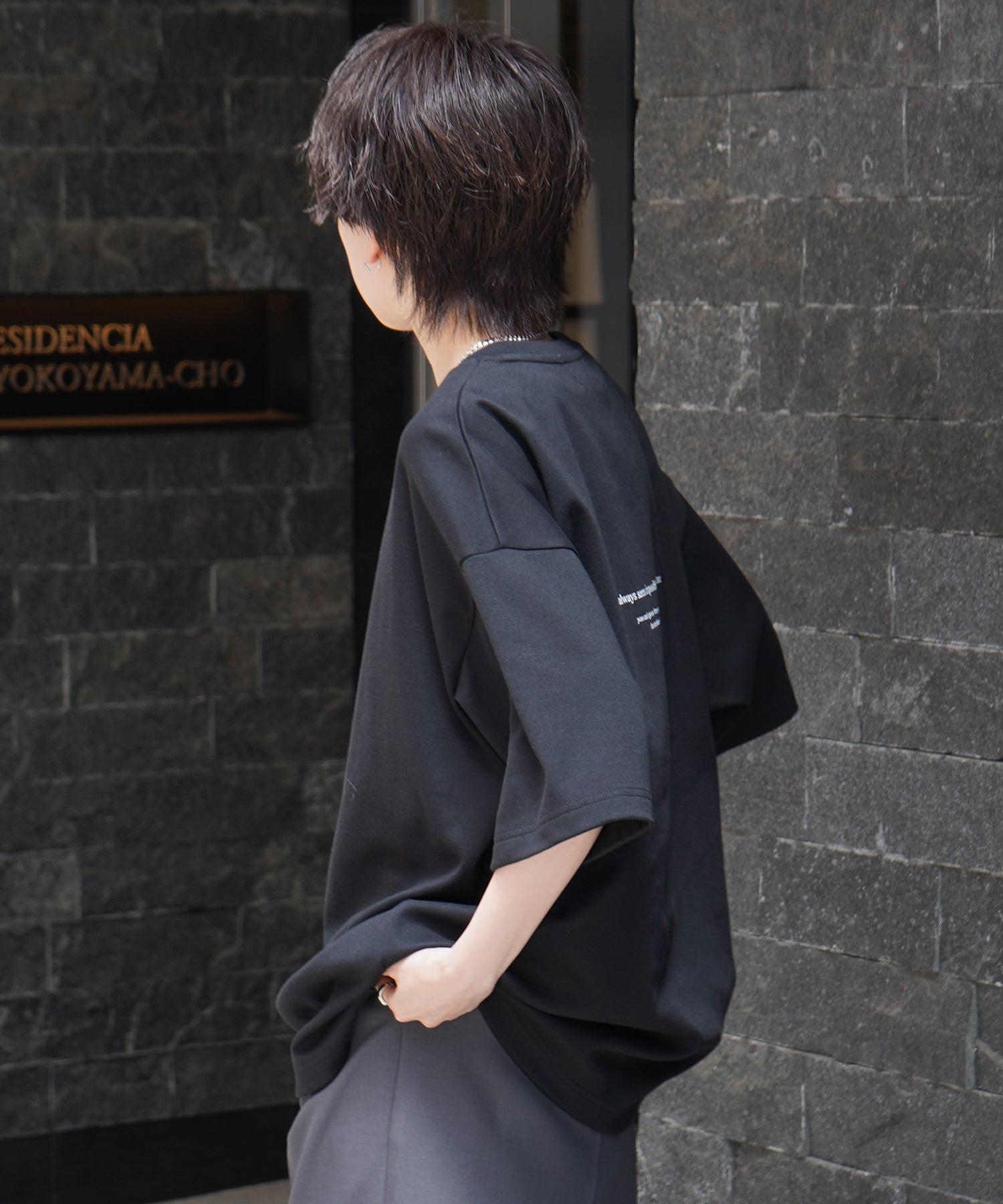 25SS ナチュラルドレープ とろみ肌感 ワンポイント刺繍 ビッグシルエット半袖Tシャツ