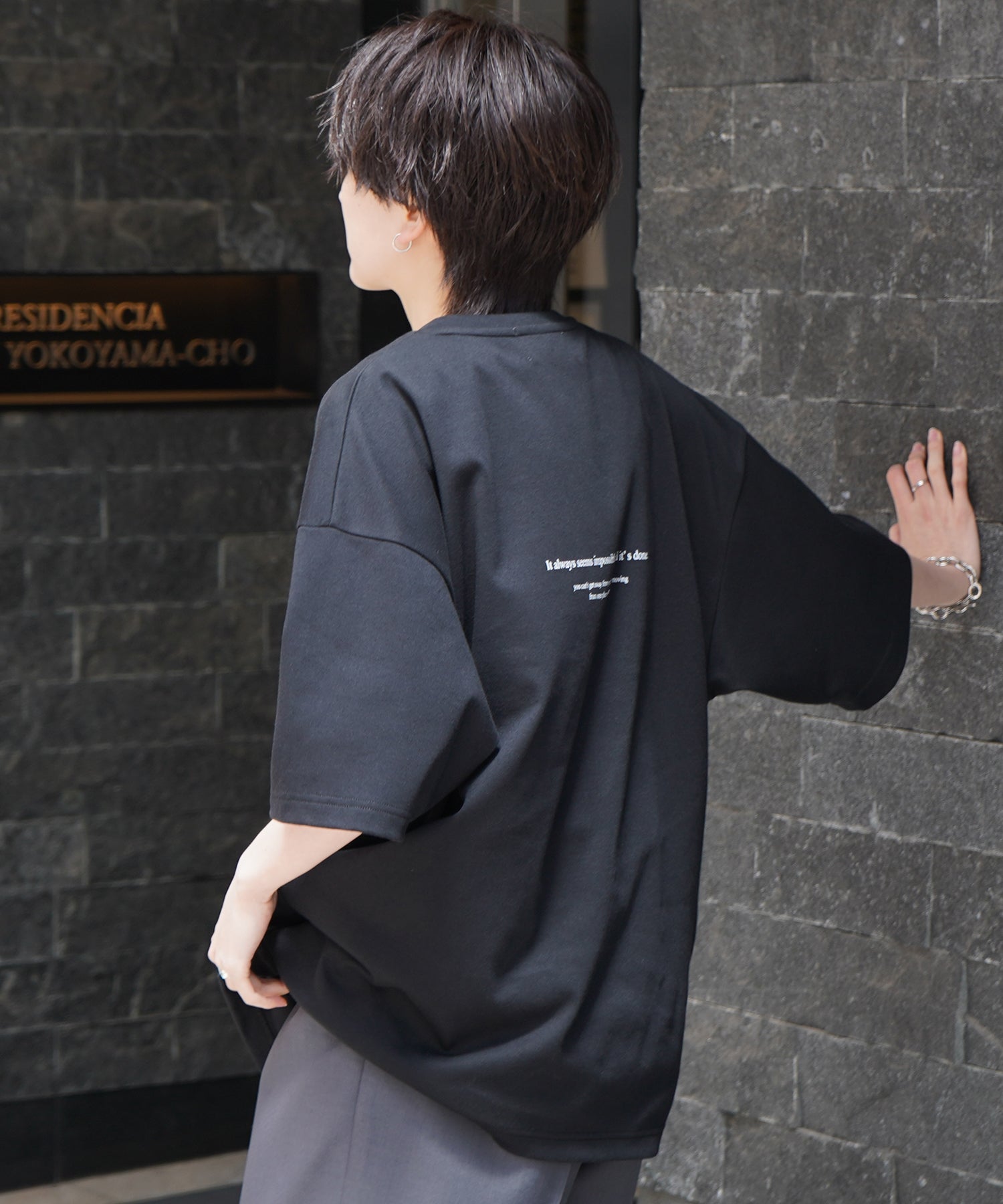 25SS ナチュラルドレープ とろみ肌感 ワンポイント刺繍 ビッグシルエット半袖Tシャツ