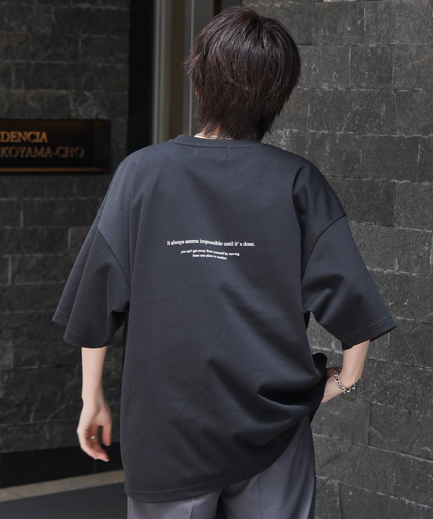 25SS ナチュラルドレープ とろみ肌感 ワンポイント刺繍 ビッグシルエット半袖Tシャツ