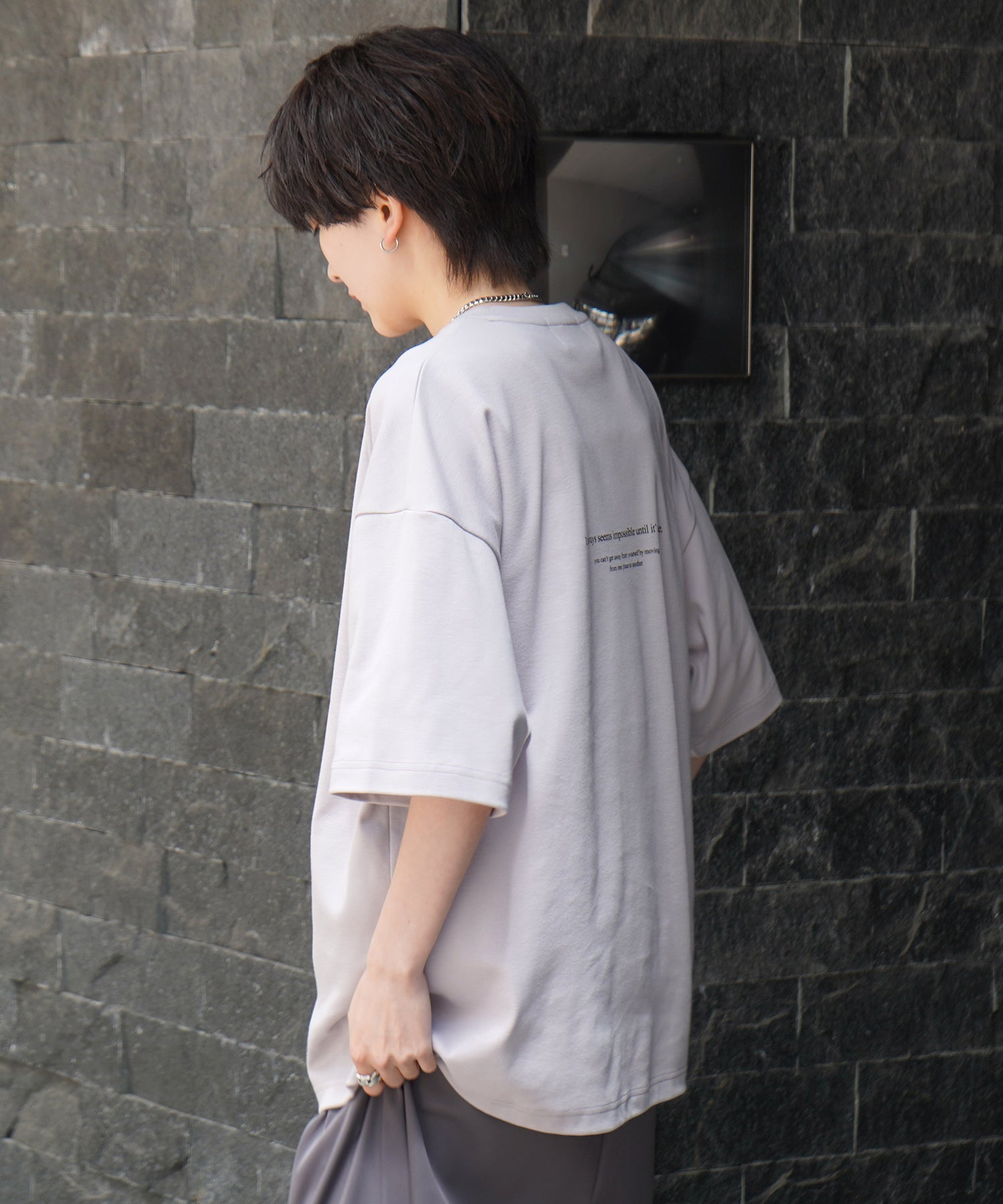 25SS ナチュラルドレープ とろみ肌感 ワンポイント刺繍 ビッグシルエット半袖Tシャツ