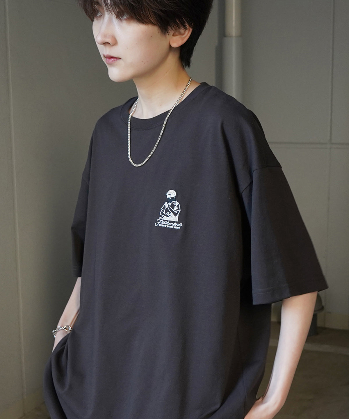 ヒゲオジサンB ワンポイント刺繍ロゴ ビッグシルエット半袖Tシャツ