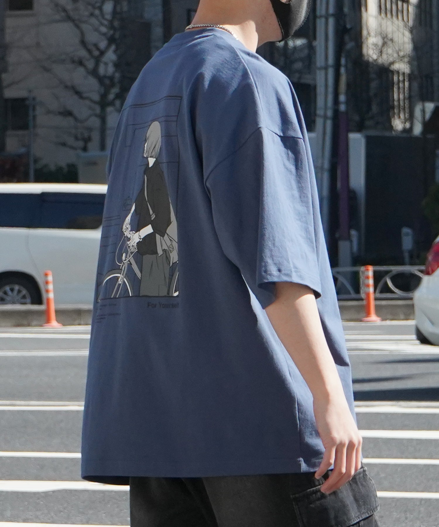 24SS 新柄 バイシクルガール イラストバックプリント / ワンポイント刺繍 ビッグシルエット半袖Tシャツ