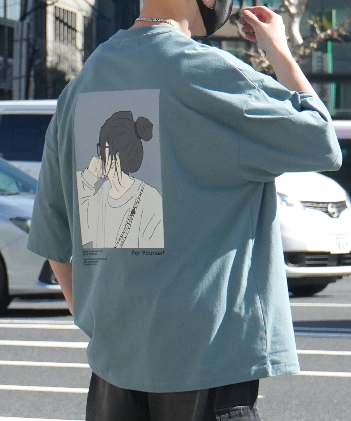 お団子ガール イラストバックプリント / ワンポイント刺繍 ビッグシルエット半袖Tシャツ