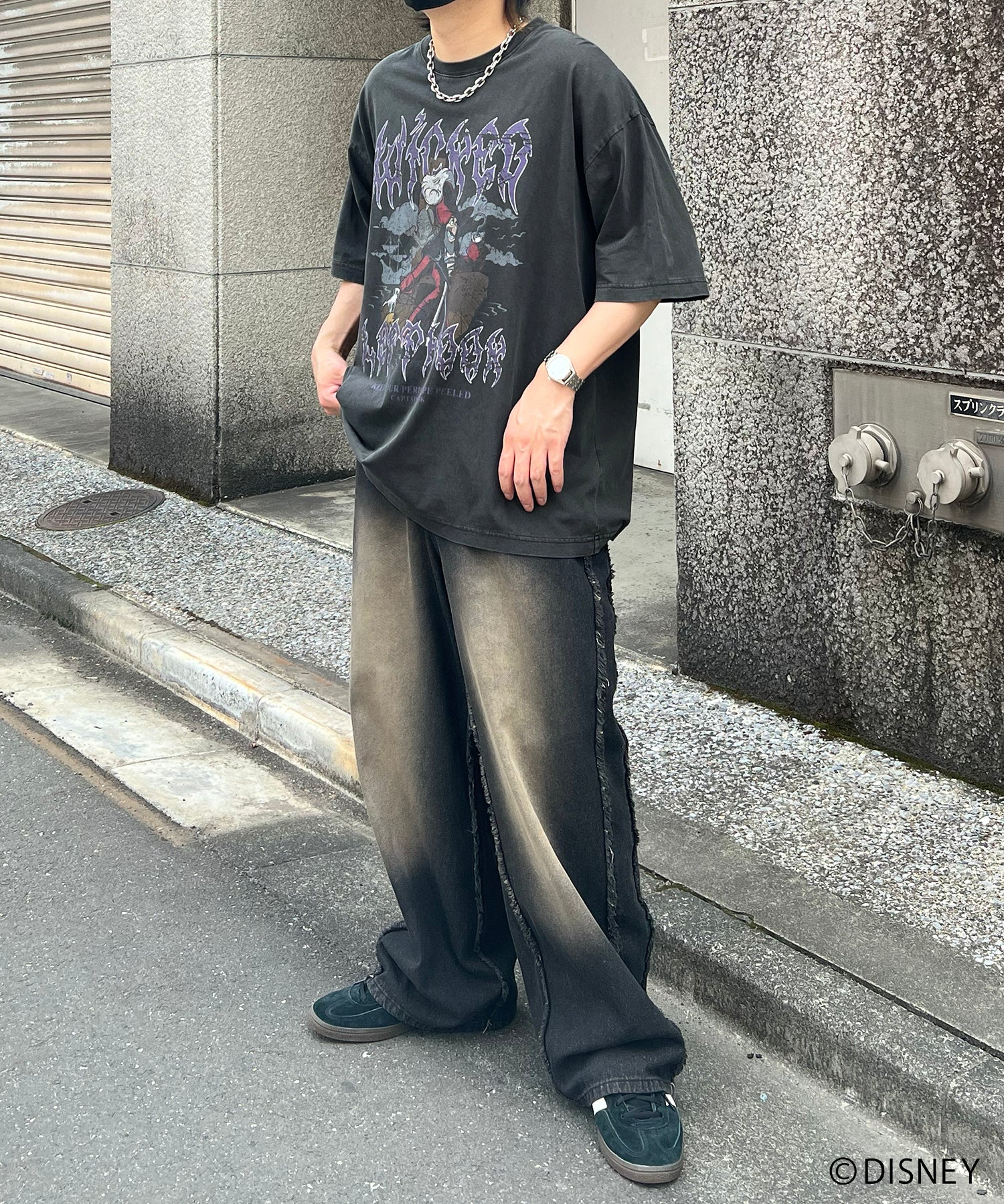 【Disney Villains / ディズニーヴィランズ】CAPTAIN FOOK / フック船長 ヴィンテージライク ピグメント加工 ビッグシルエット 半袖プリントTシャツ