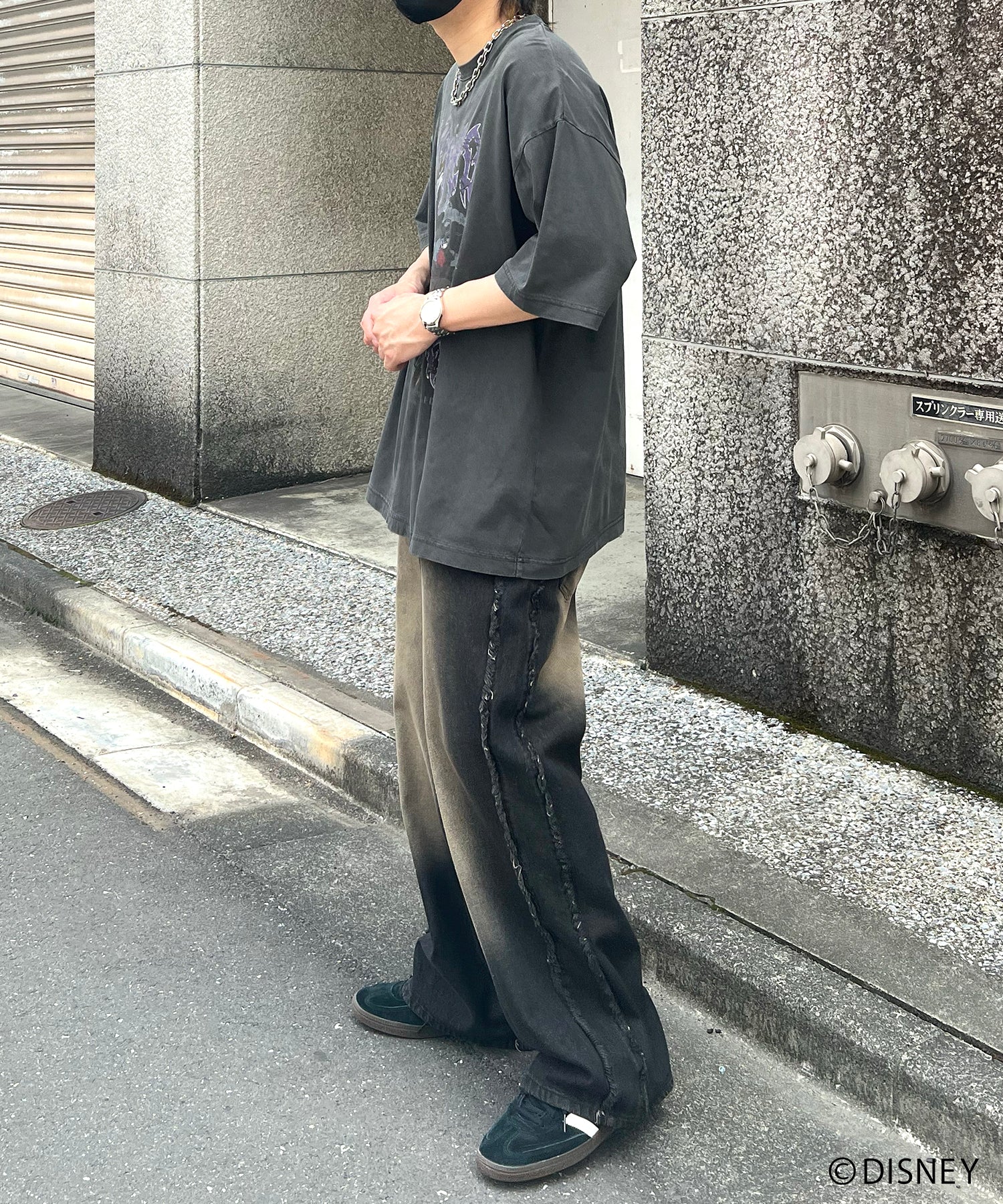 【Disney Villains / ディズニーヴィランズ】CAPTAIN FOOK / フック船長 ヴィンテージライク ピグメント加工 ビッグシルエット 半袖プリントTシャツ