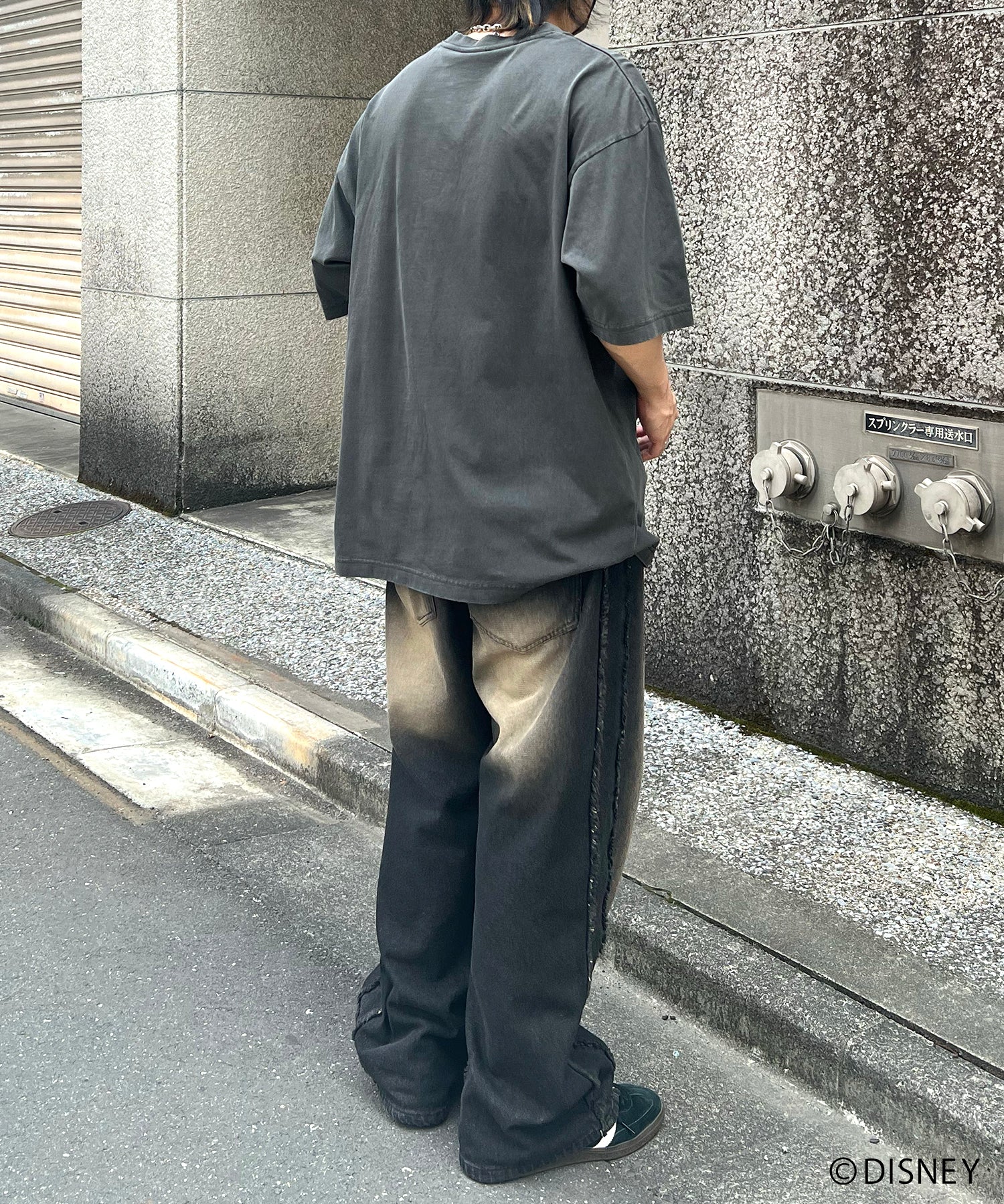 【Disney Villains / ディズニーヴィランズ】CAPTAIN FOOK / フック船長 ヴィンテージライク ピグメント加工 ビッグシルエット 半袖プリントTシャツ