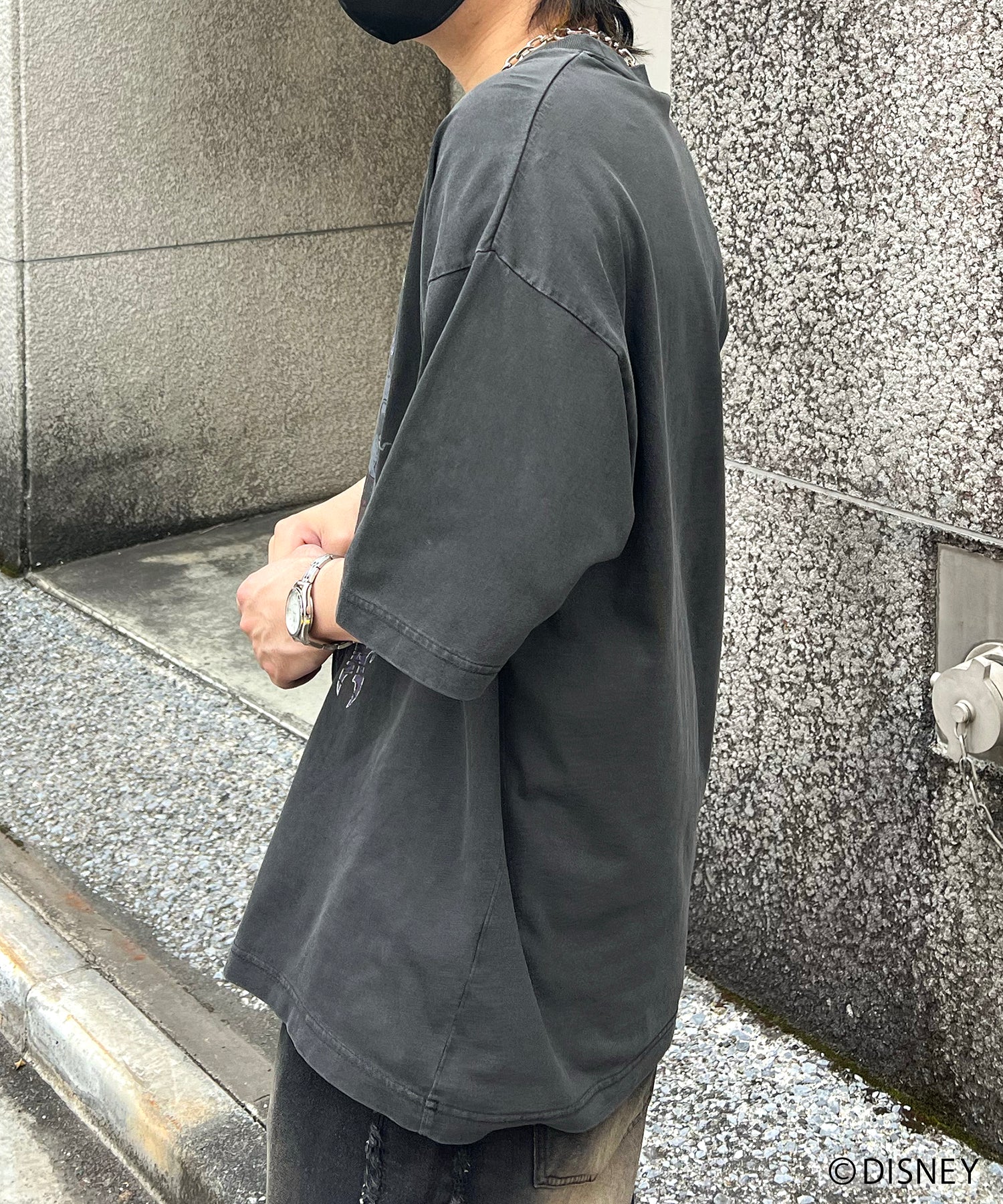 【Disney Villains / ディズニーヴィランズ】CAPTAIN FOOK / フック船長 ヴィンテージライク ピグメント加工 ビッグシルエット 半袖プリントTシャツ