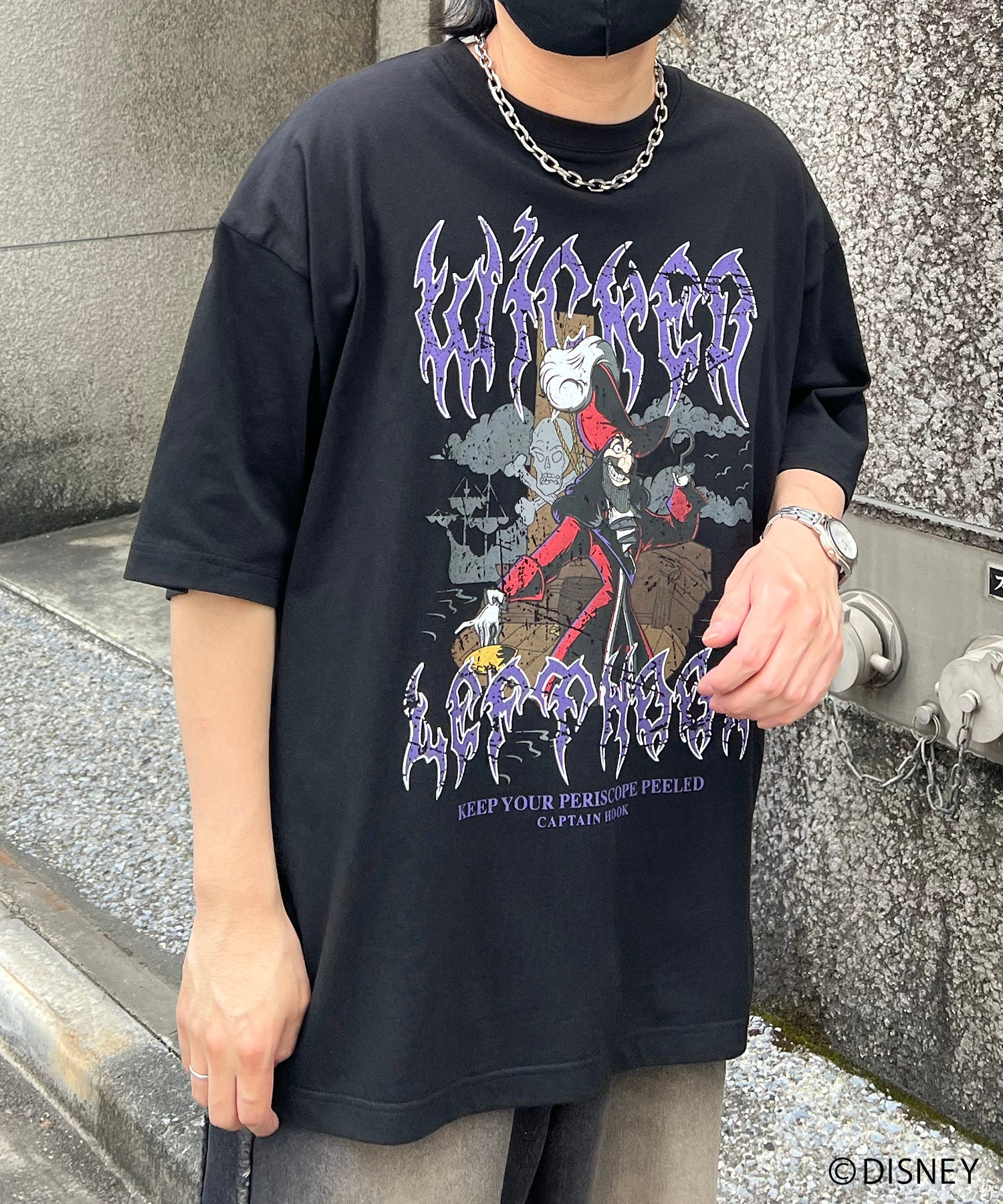 【Disney Villains / ディズニーヴィランズ】CAPTAIN FOOK / フック船長 ヴィンテージライク ピグメント加工 ビッグシルエット 半袖プリントTシャツ