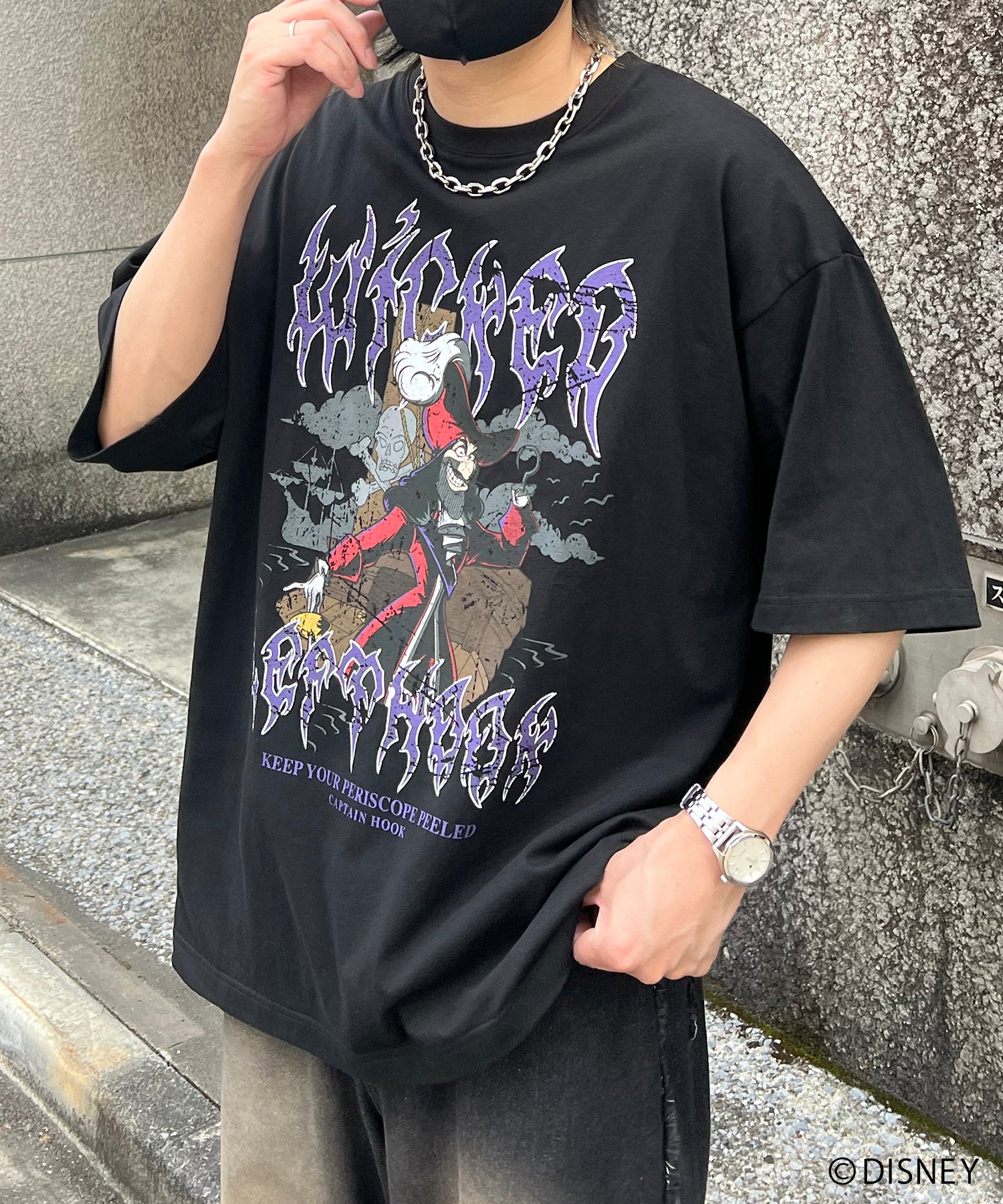 【Disney Villains / ディズニーヴィランズ】CAPTAIN FOOK / フック船長 ヴィンテージライク ピグメント加工 ビッグシルエット 半袖プリントTシャツ