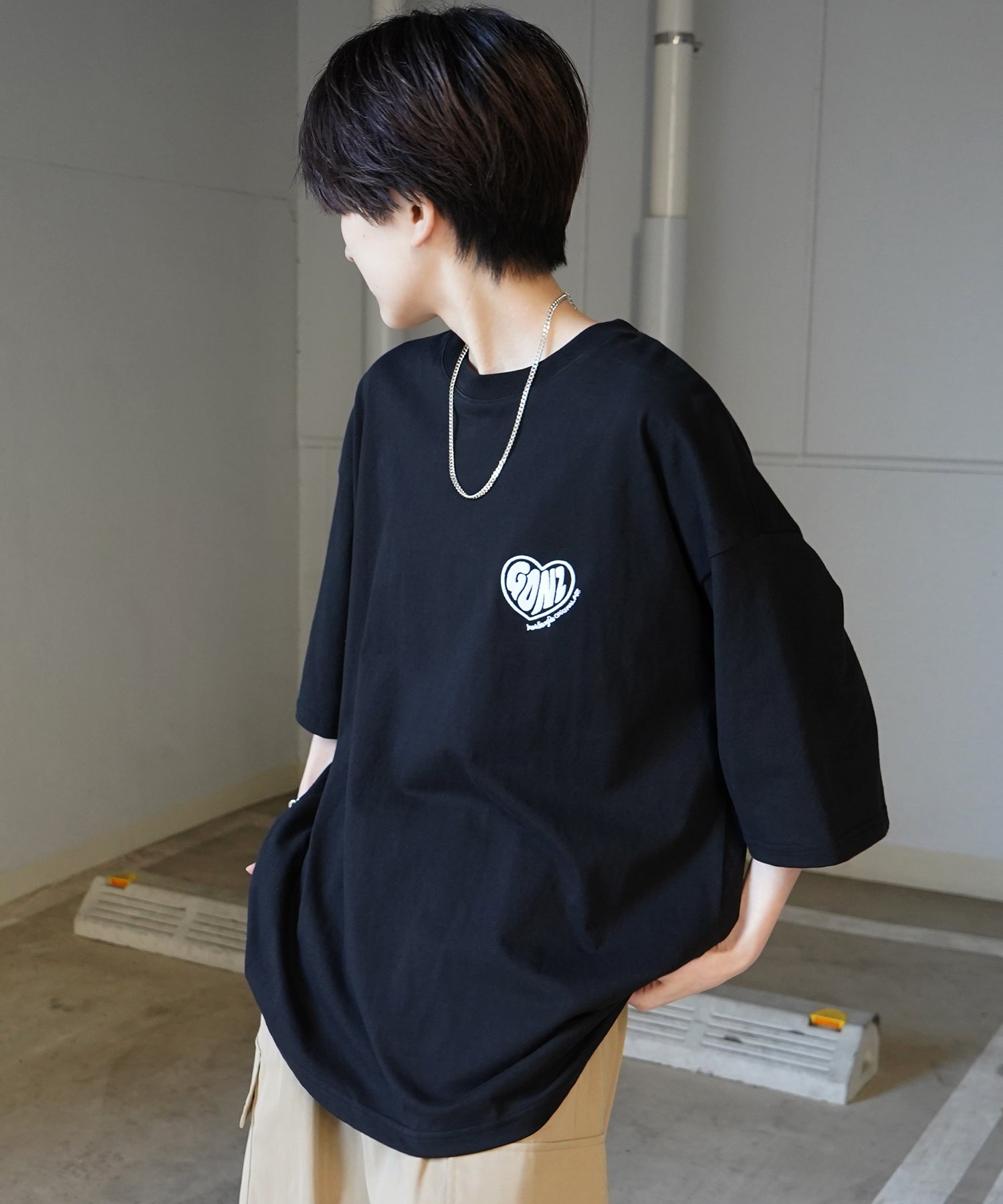 【MARK GONZALES ARTWORK COLLECTION / マーク ゴンザレス】フロント / バックプリント ワンポイント刺繍 モチーフ ビッグシルエットTシャツ