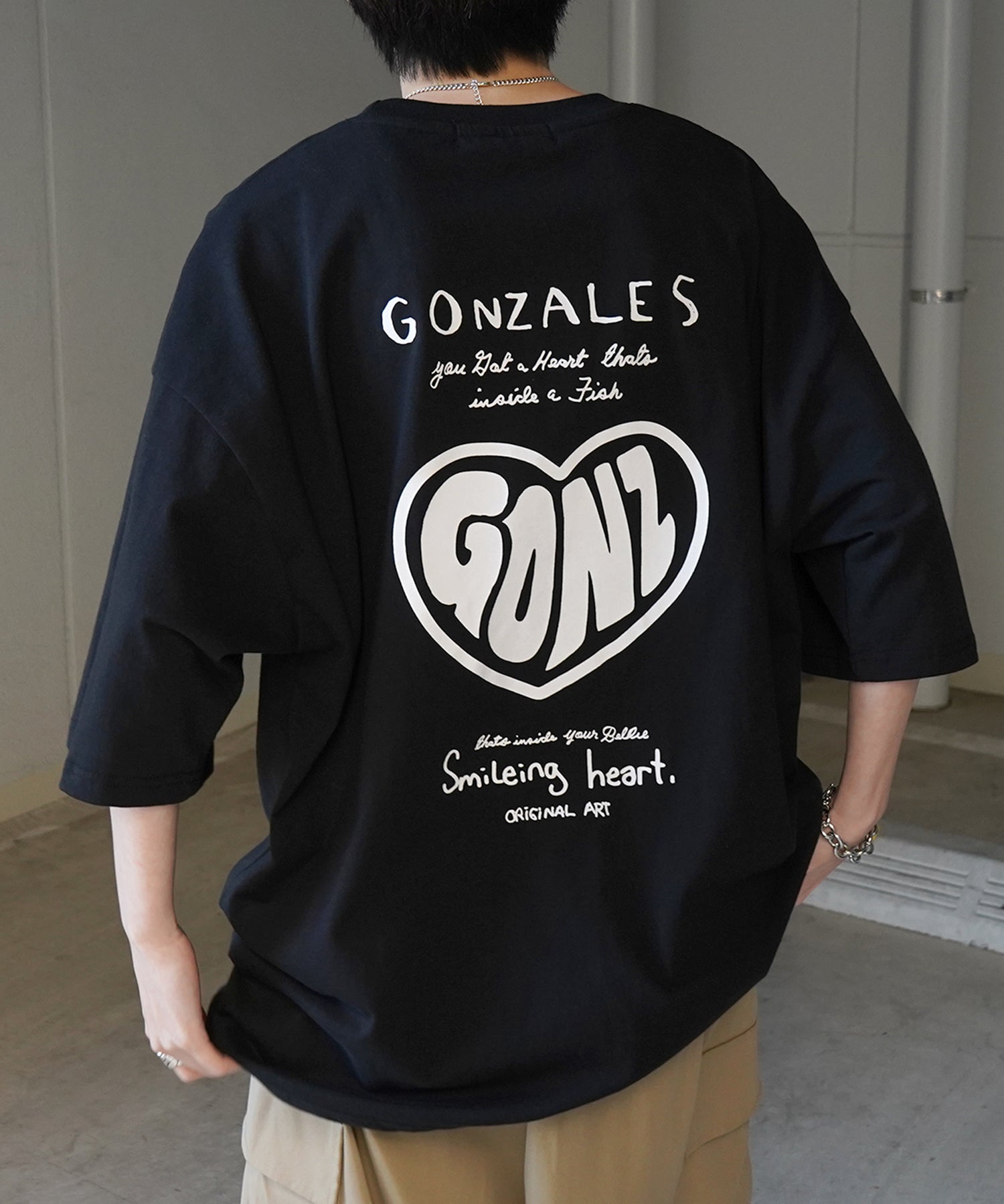 【MARK GONZALES ARTWORK COLLECTION / マーク ゴンザレス】フロント / バックプリント ワンポイント刺繍 モチーフ ビッグシルエットTシャツ