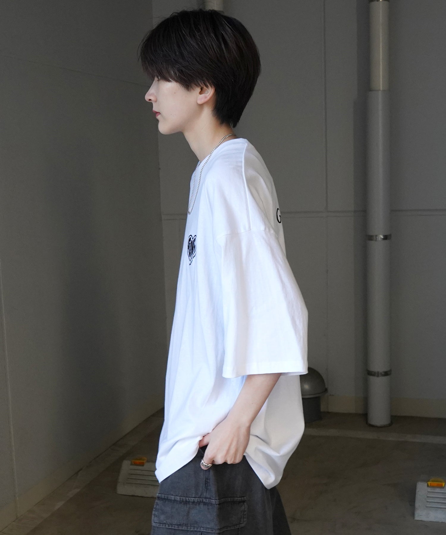 【MARK GONZALES ARTWORK COLLECTION / マーク ゴンザレス】フロント / バックプリント ワンポイント刺繍 モチーフ ビッグシルエットTシャツ