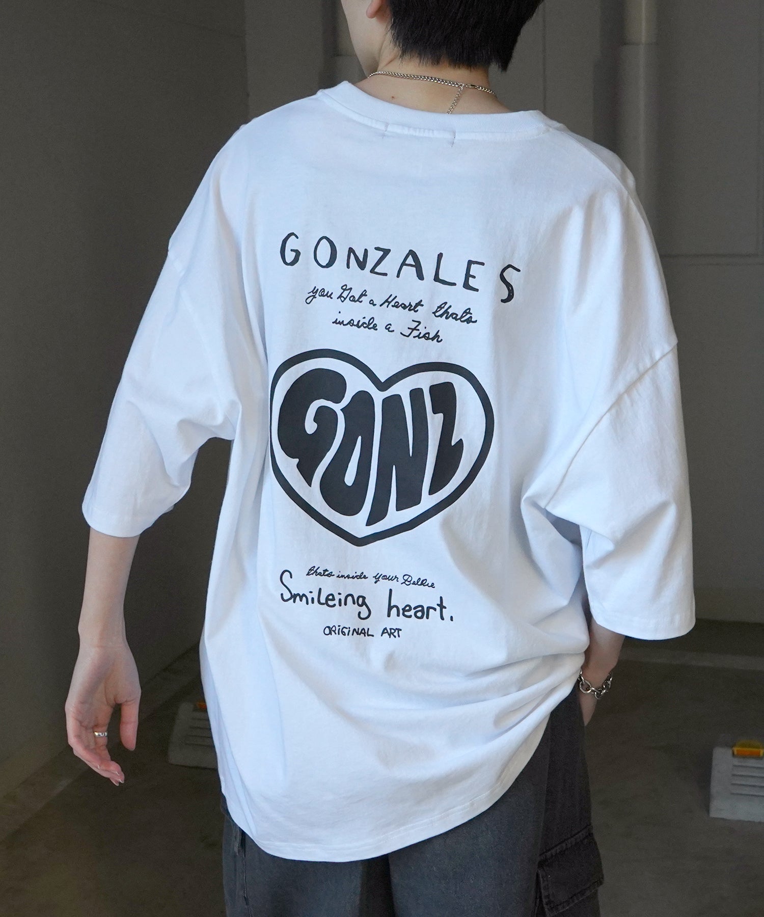 【MARK GONZALES ARTWORK COLLECTION / マーク ゴンザレス】フロント / バックプリント ワンポイント刺繍 モチーフ ビッグシルエットTシャツ