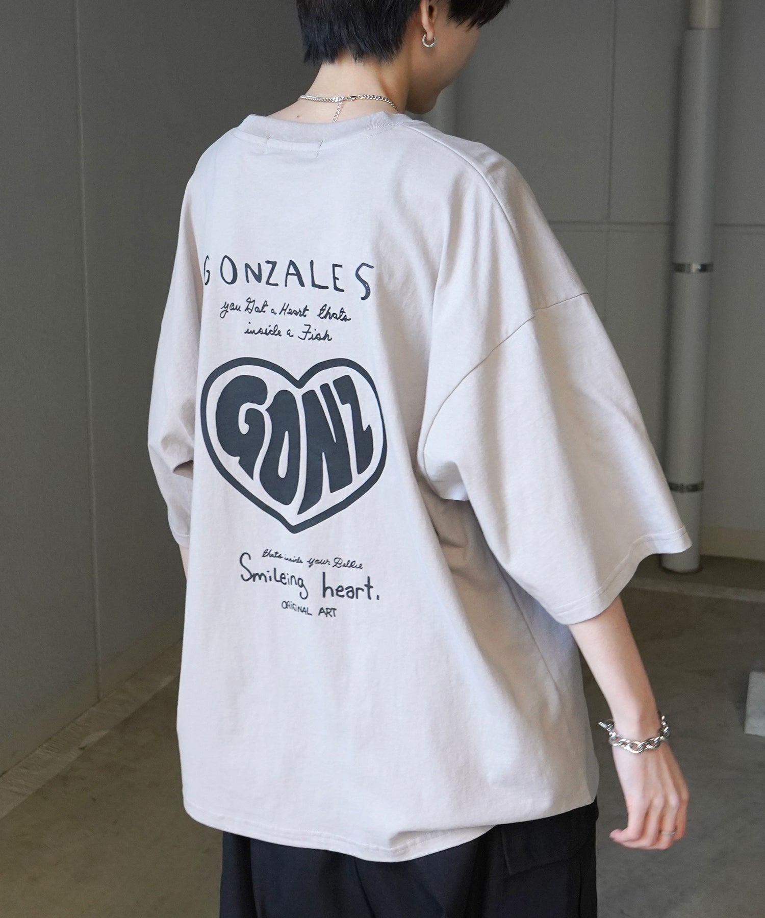 【MARK GONZALES ARTWORK COLLECTION / マーク ゴンザレス】フロント / バックプリント ワンポイント刺繍 モチーフ ビッグシルエットTシャツ